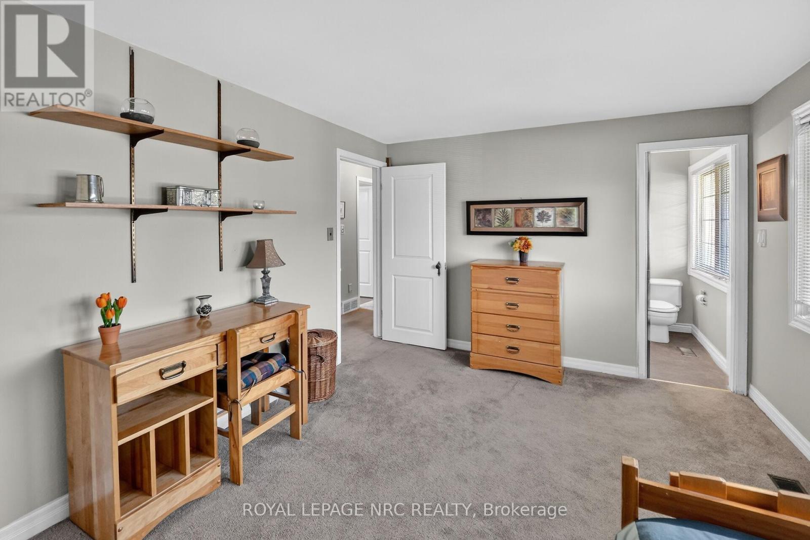 












10 BRIARFIELD CRESCENT

,
St. Catharines (Glendale/Glenridge),




Ontario
L2T3T5

