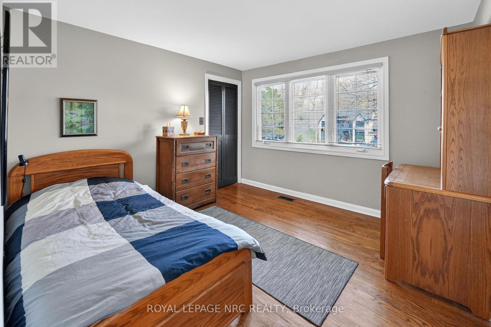 












10 BRIARFIELD CRESCENT

,
St. Catharines (Glendale/Glenridge),




Ontario
L2T3T5

