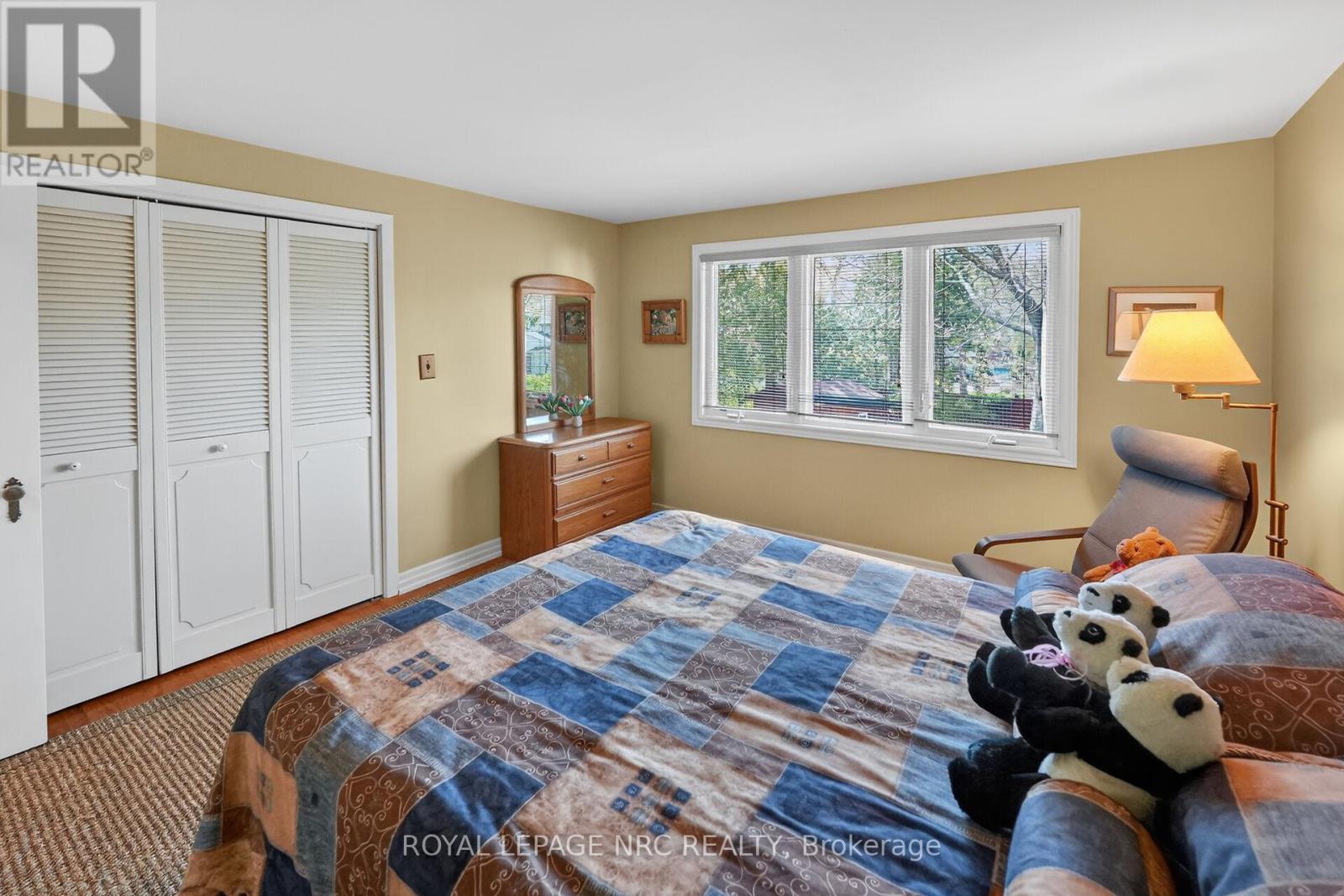 












10 BRIARFIELD CRESCENT

,
St. Catharines (Glendale/Glenridge),




Ontario
L2T3T5

