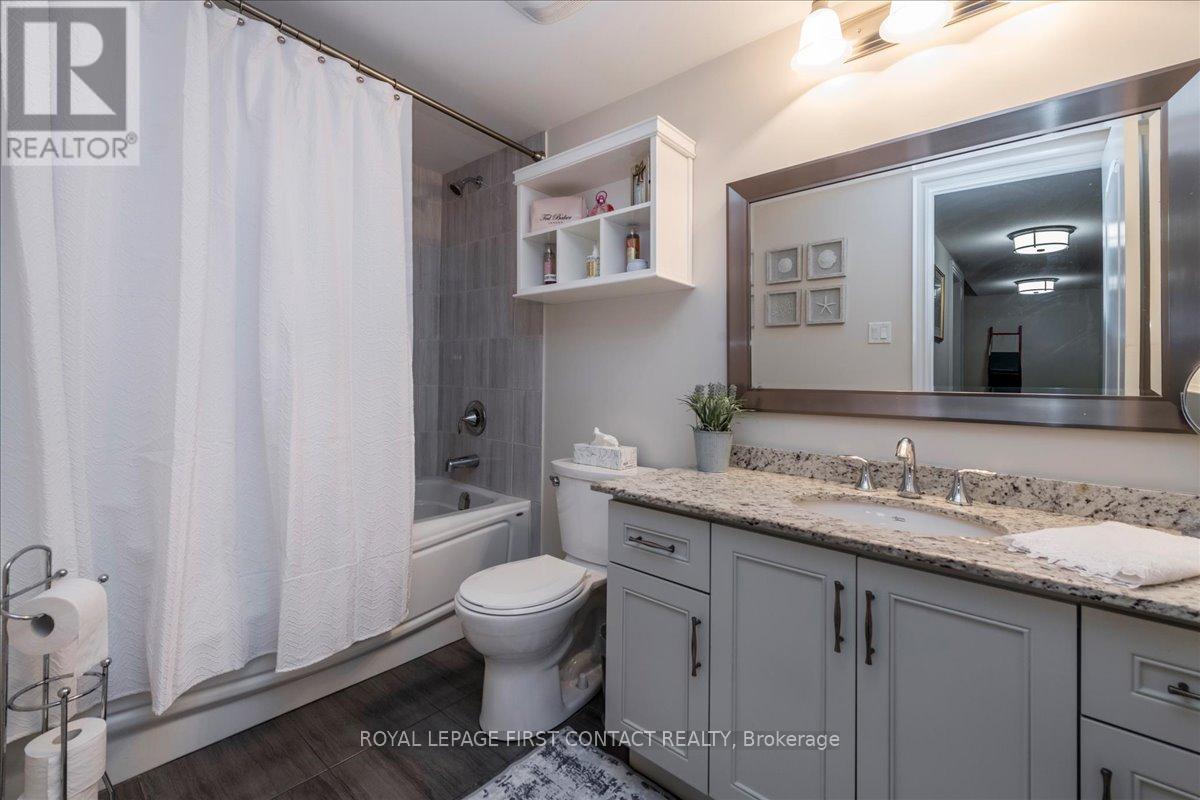 












222 RIDGE WAY

,
New Tecumseth,




Ontario
L9R0H2

