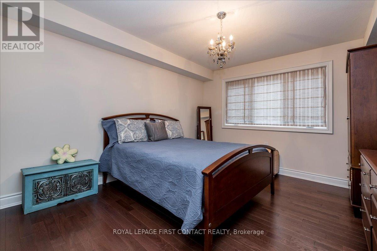 












222 RIDGE WAY

,
New Tecumseth,




Ontario
L9R0H2

