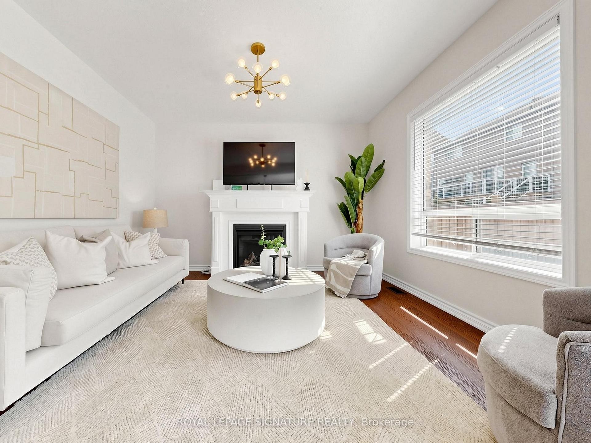 









7


Kingknoll

Crescent,
Georgina,




ON
L4P 0H6

