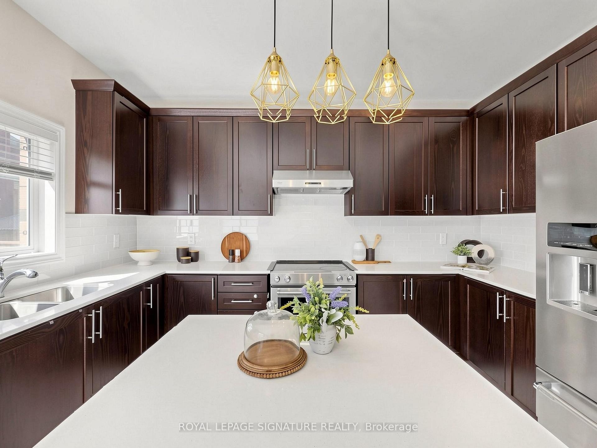 









7


Kingknoll

Crescent,
Georgina,




ON
L4P 0H6

