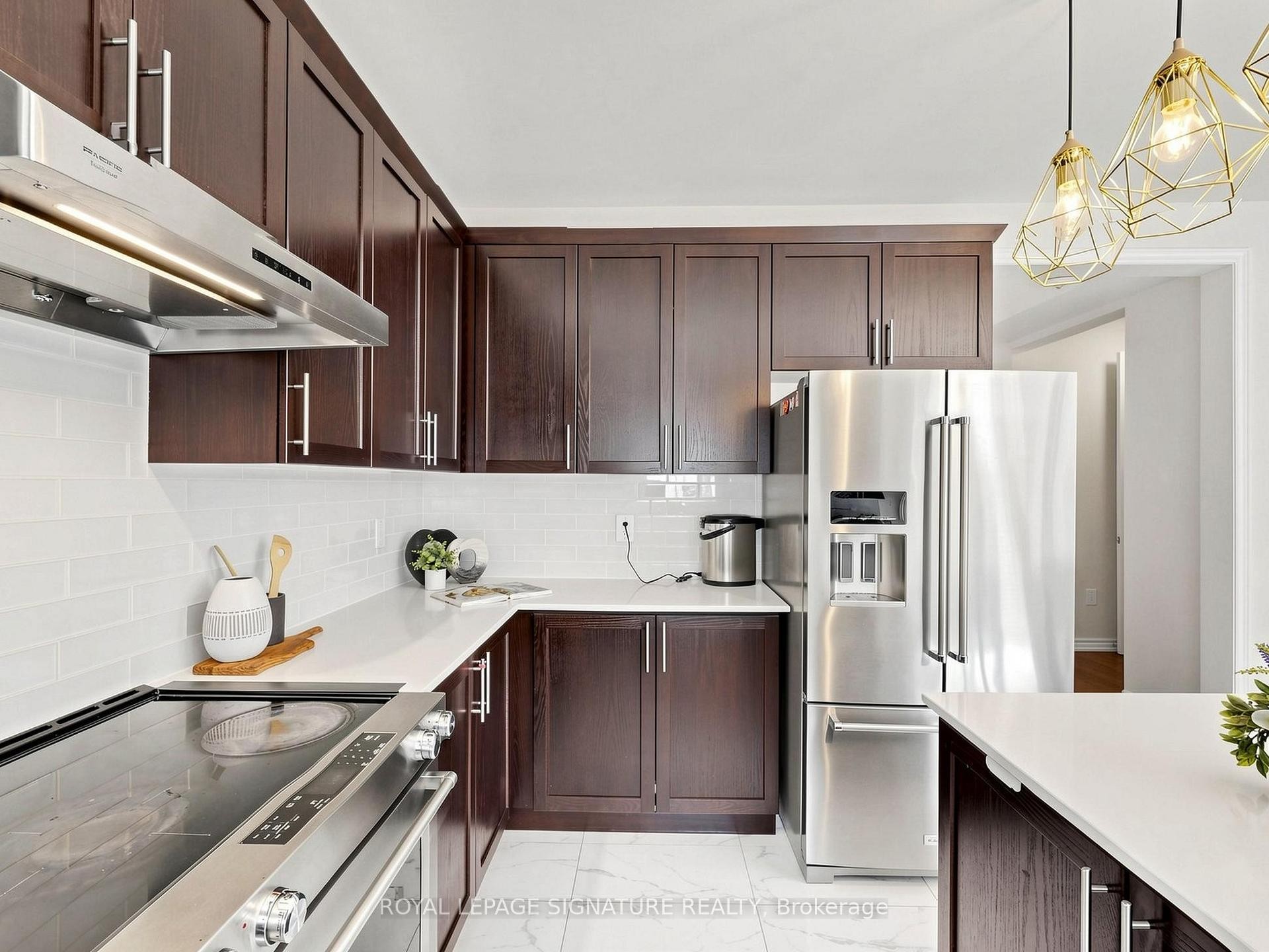 









7


Kingknoll

Crescent,
Georgina,




ON
L4P 0H6

