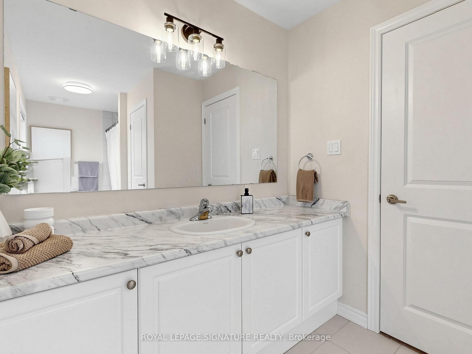 









7


Kingknoll

Crescent,
Georgina,




ON
L4P 0H6

