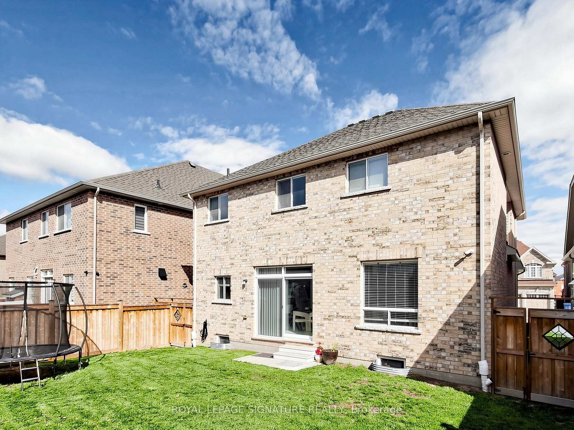 









7


Kingknoll

Crescent,
Georgina,




ON
L4P 0H6

