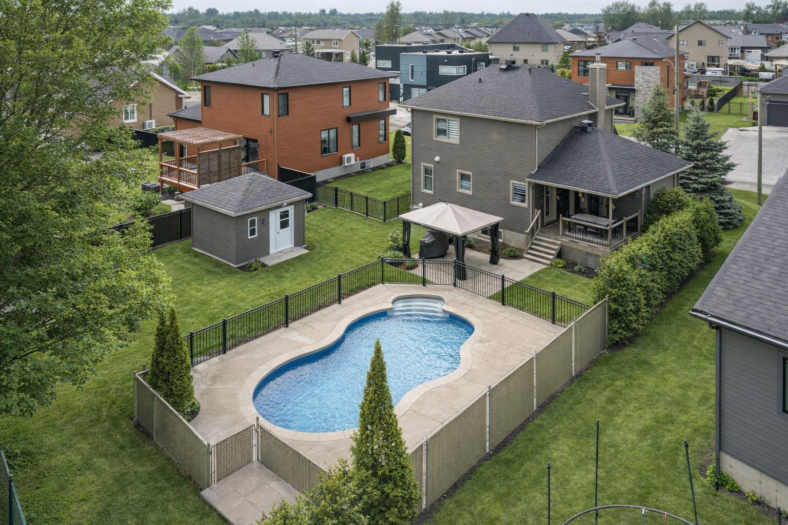 









490


Rue des Pétunias

,
Victoriaville,




QC
G6T2E7

