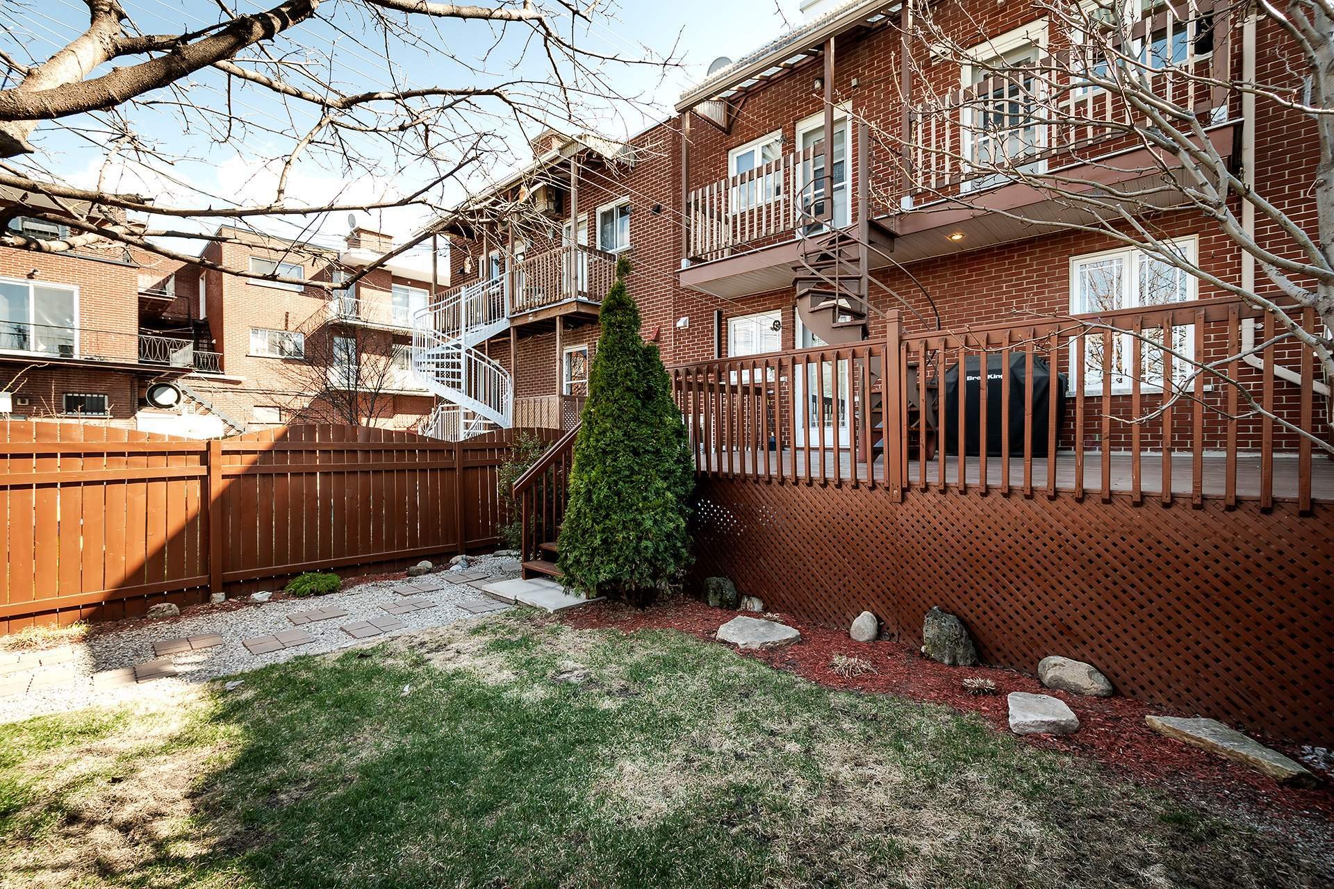 









2525

 - 2529


Rue Du Quesne

,
Montréal (Mercier/Hochelaga-Maisonneuve),




QC
H1N2W9

