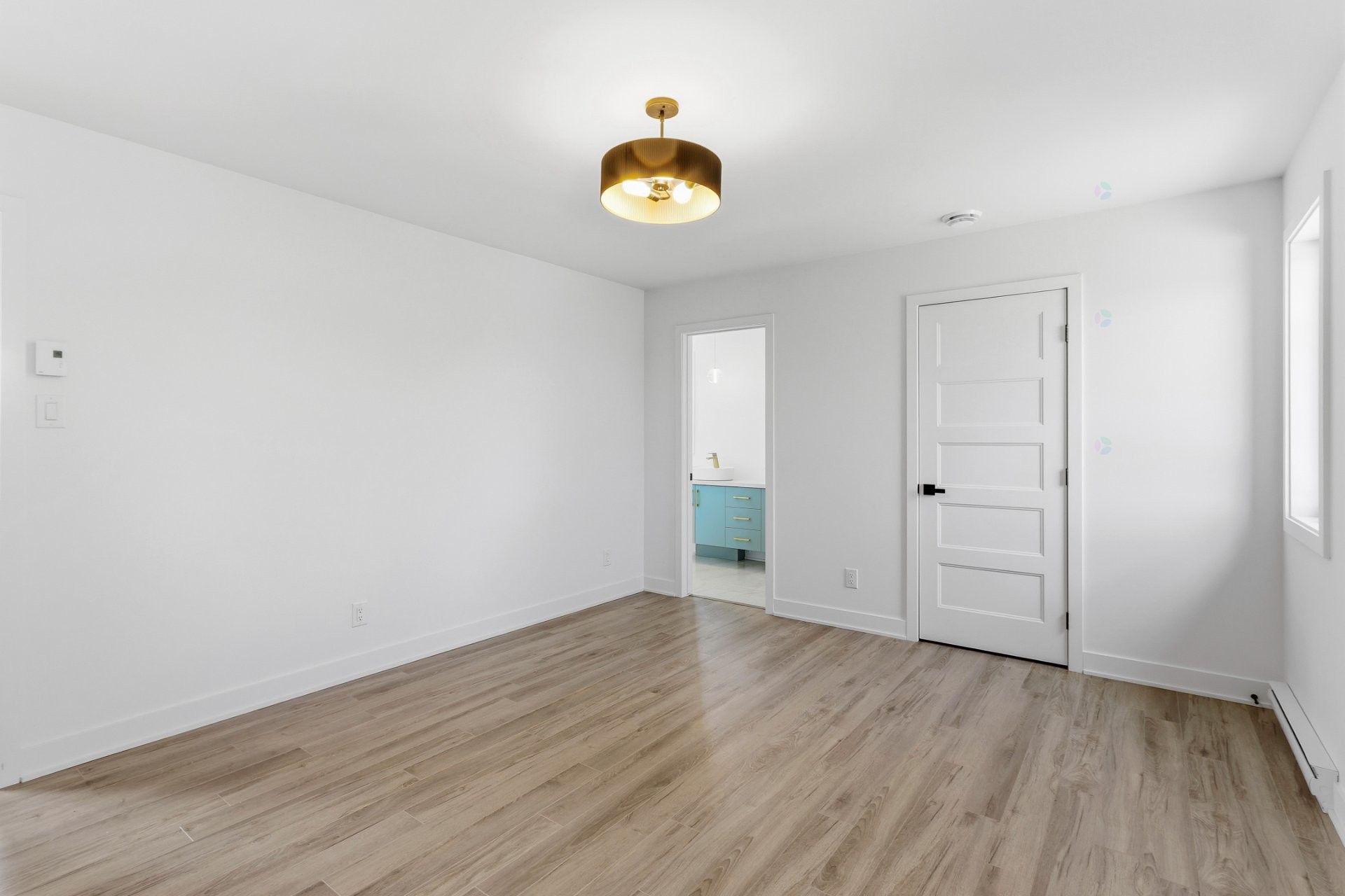 









6


20e Avenue

,
Beauharnois,




QC
J6N0E7


