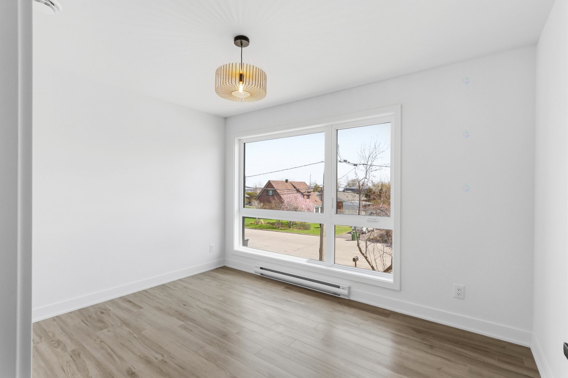 









6


20e Avenue

,
Beauharnois,




QC
J6N0E7

