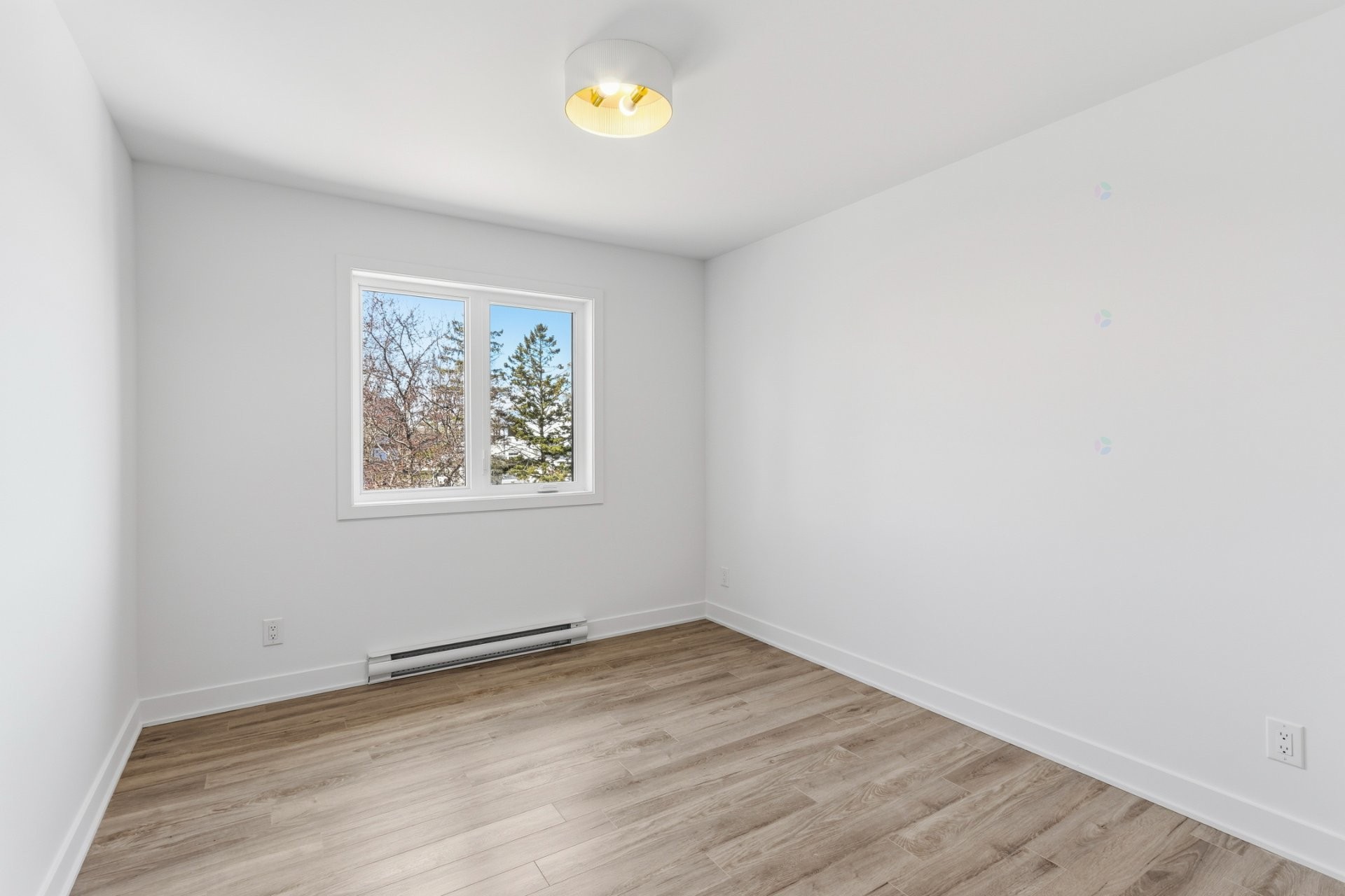 









6


20e Avenue

,
Beauharnois,




QC
J6N0E7

