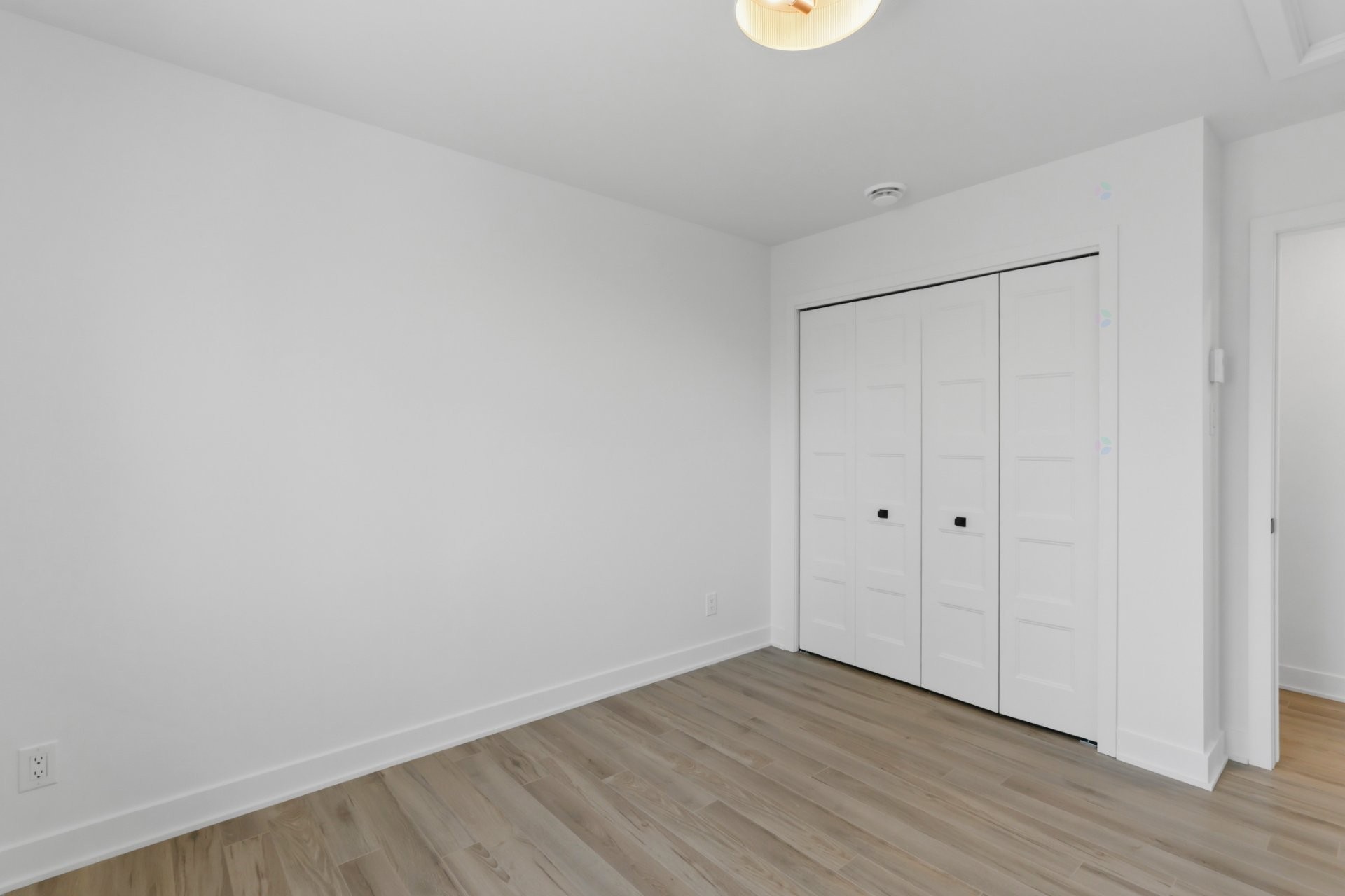 









6


20e Avenue

,
Beauharnois,




QC
J6N0E7


