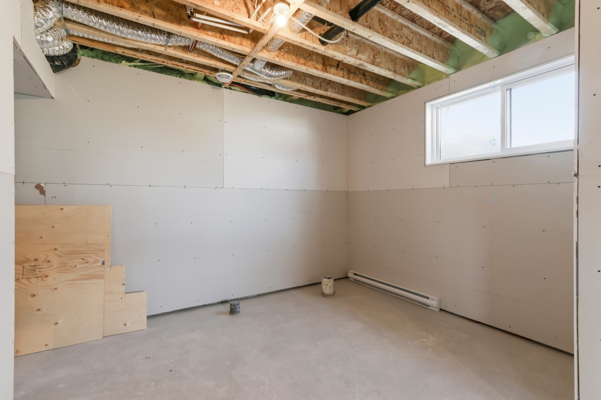 









6


20e Avenue

,
Beauharnois,




QC
J6N0E7

