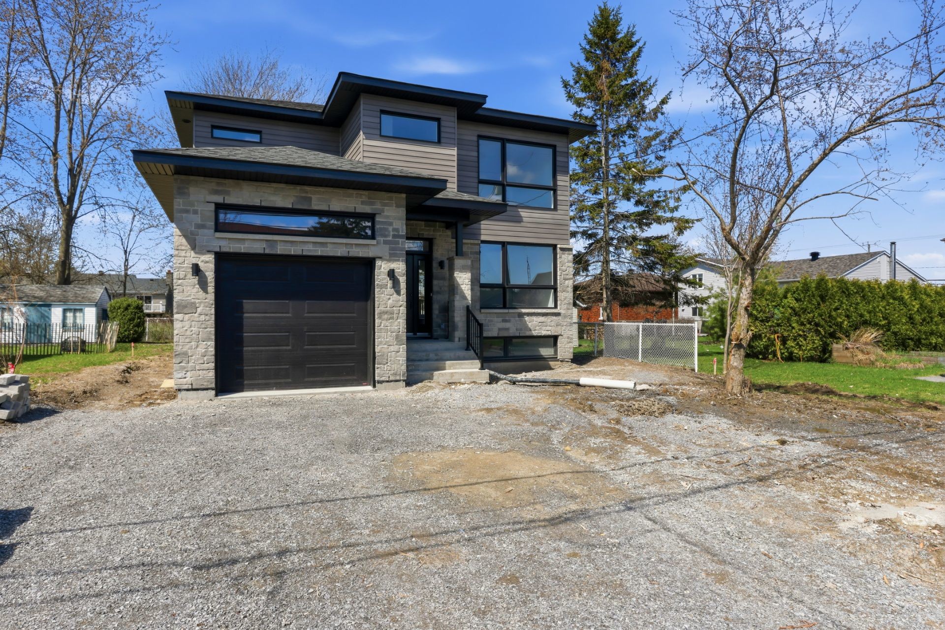 









6


20e Avenue

,
Beauharnois,




QC
J6N0E7

