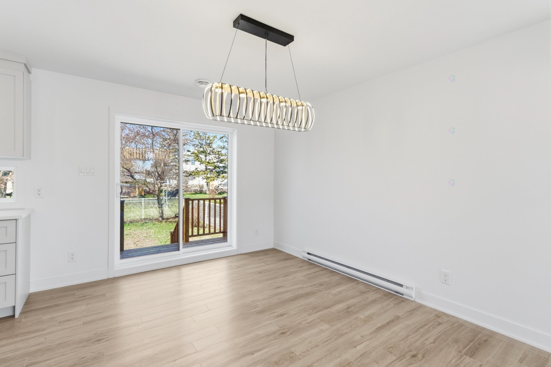 









6


20e Avenue

,
Beauharnois,




QC
J6N0E7

