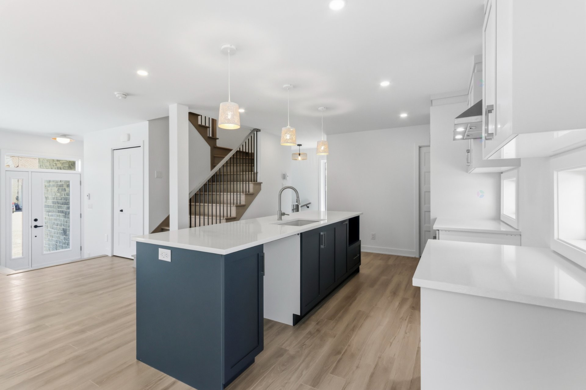 









6


20e Avenue

,
Beauharnois,




QC
J6N0E7

