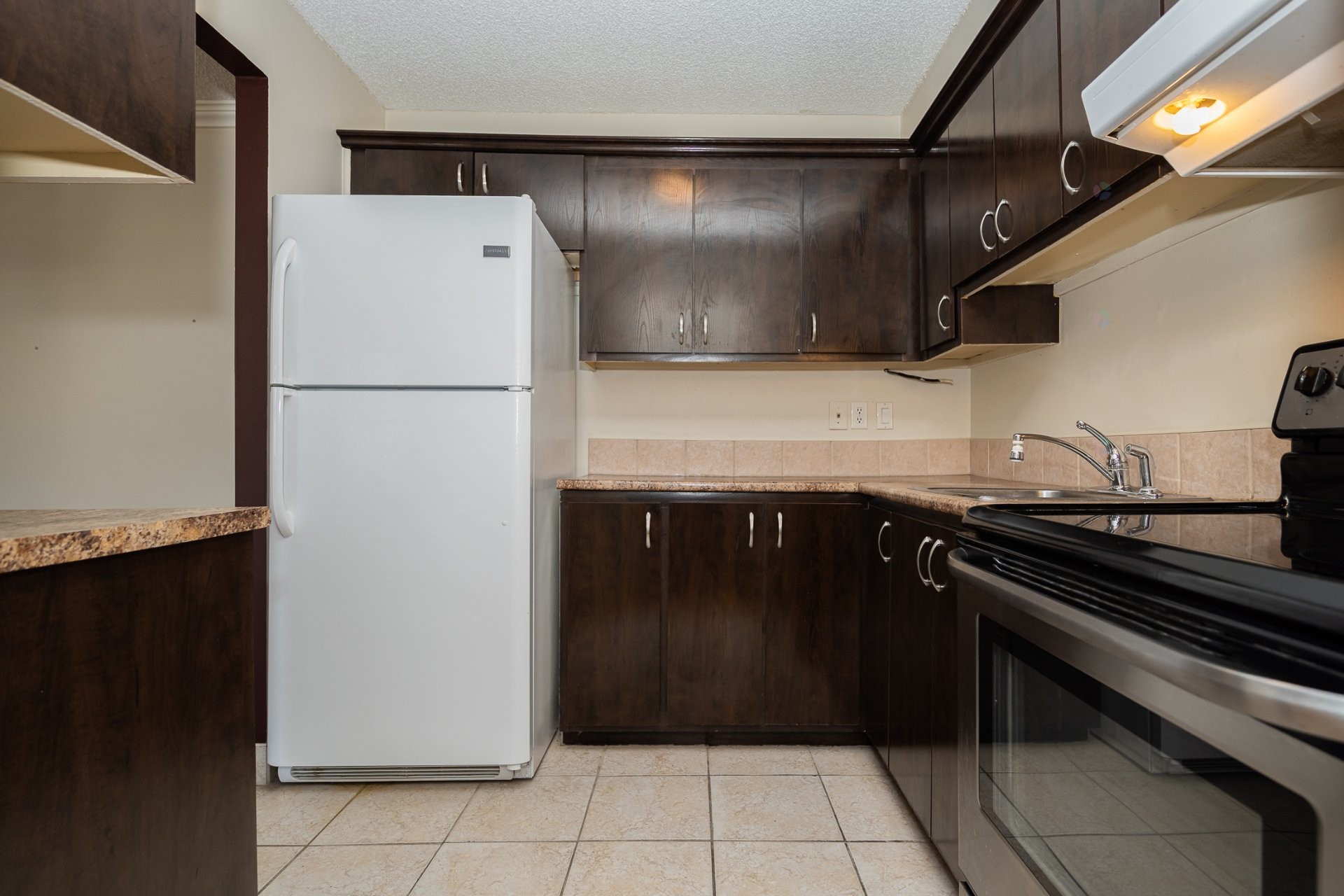 









4580


Prom. Paton

, 504,
Laval (Chomedey),




QC
H7W4V4

