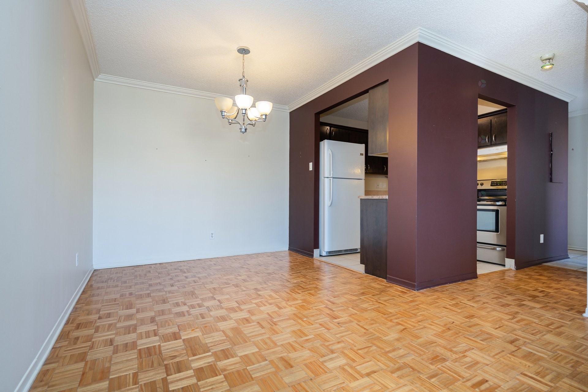 









4580


Prom. Paton

, 504,
Laval (Chomedey),




QC
H7W4V4

