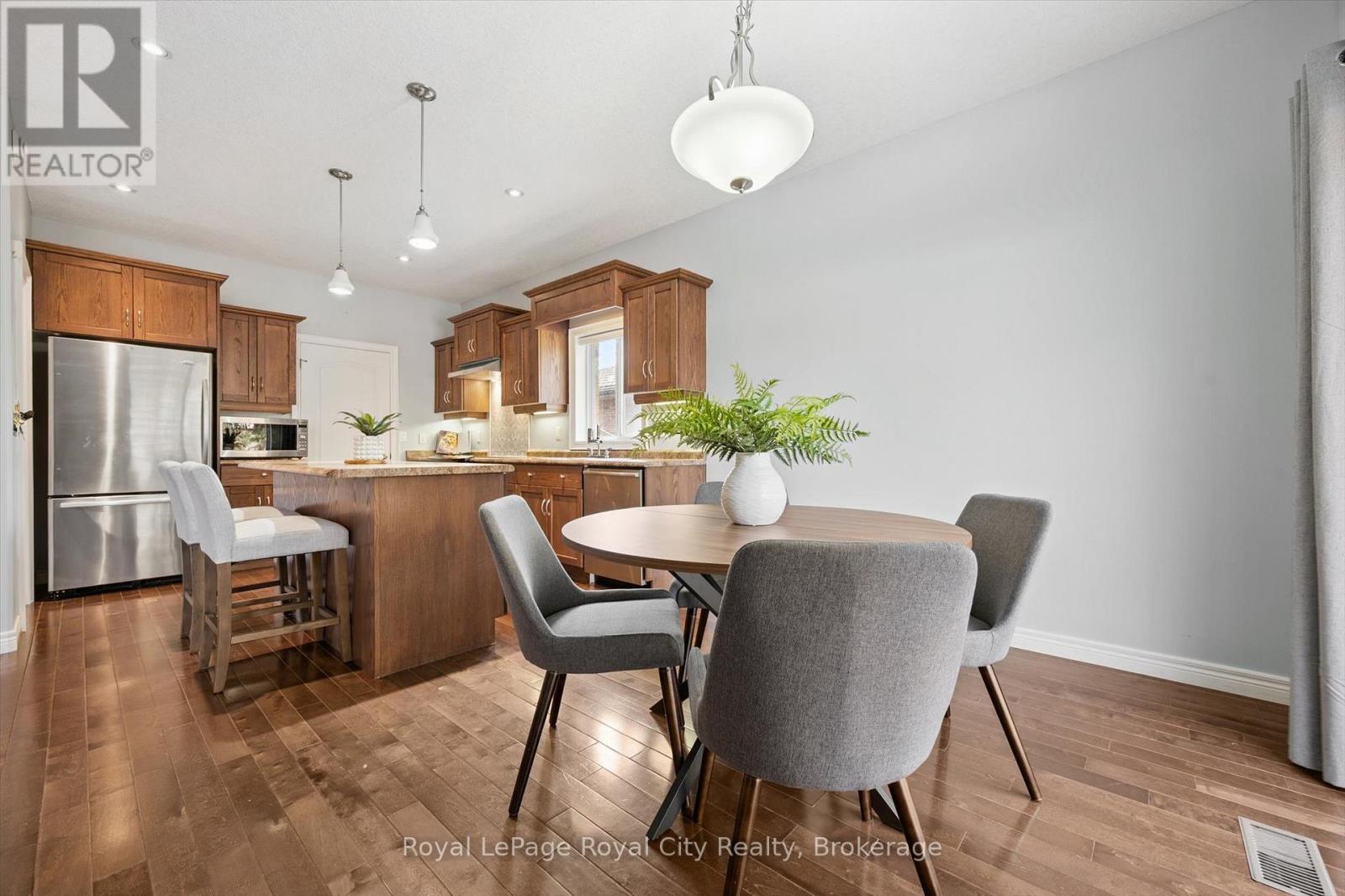 












60A EASTVIEW ROAD

,
Guelph (Grange Road),




Ontario
N1E1Z6

