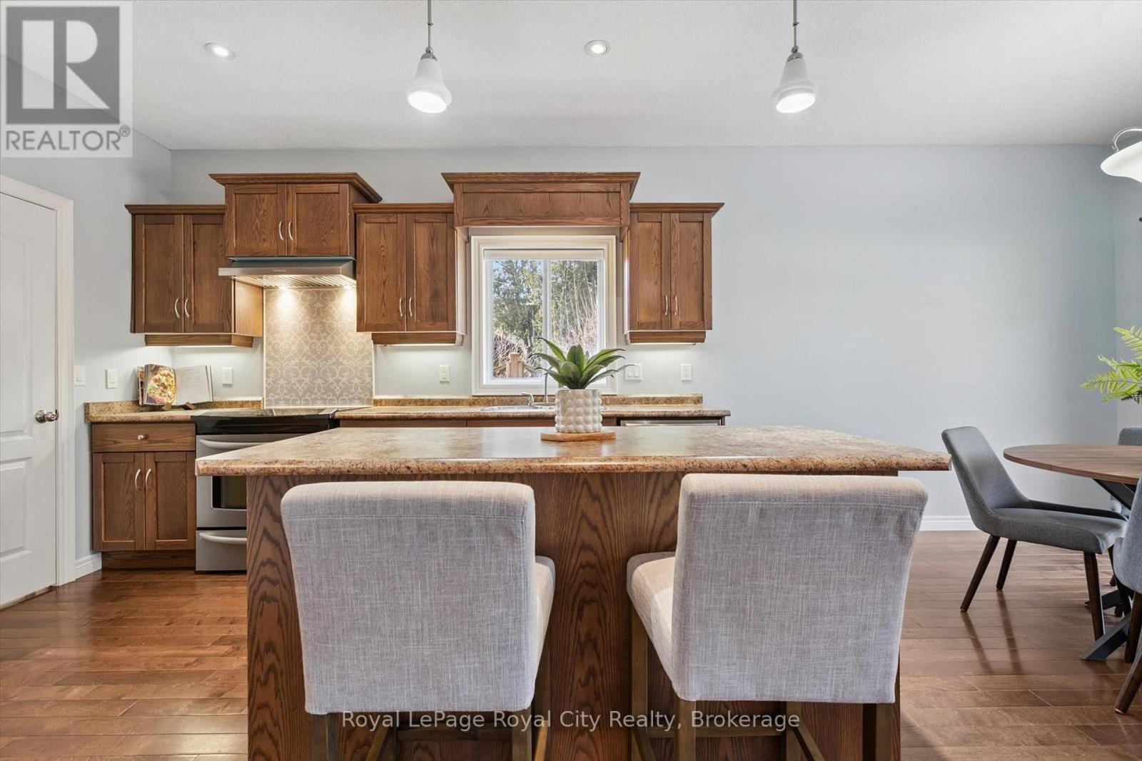 












60A EASTVIEW ROAD

,
Guelph (Grange Road),




Ontario
N1E1Z6

