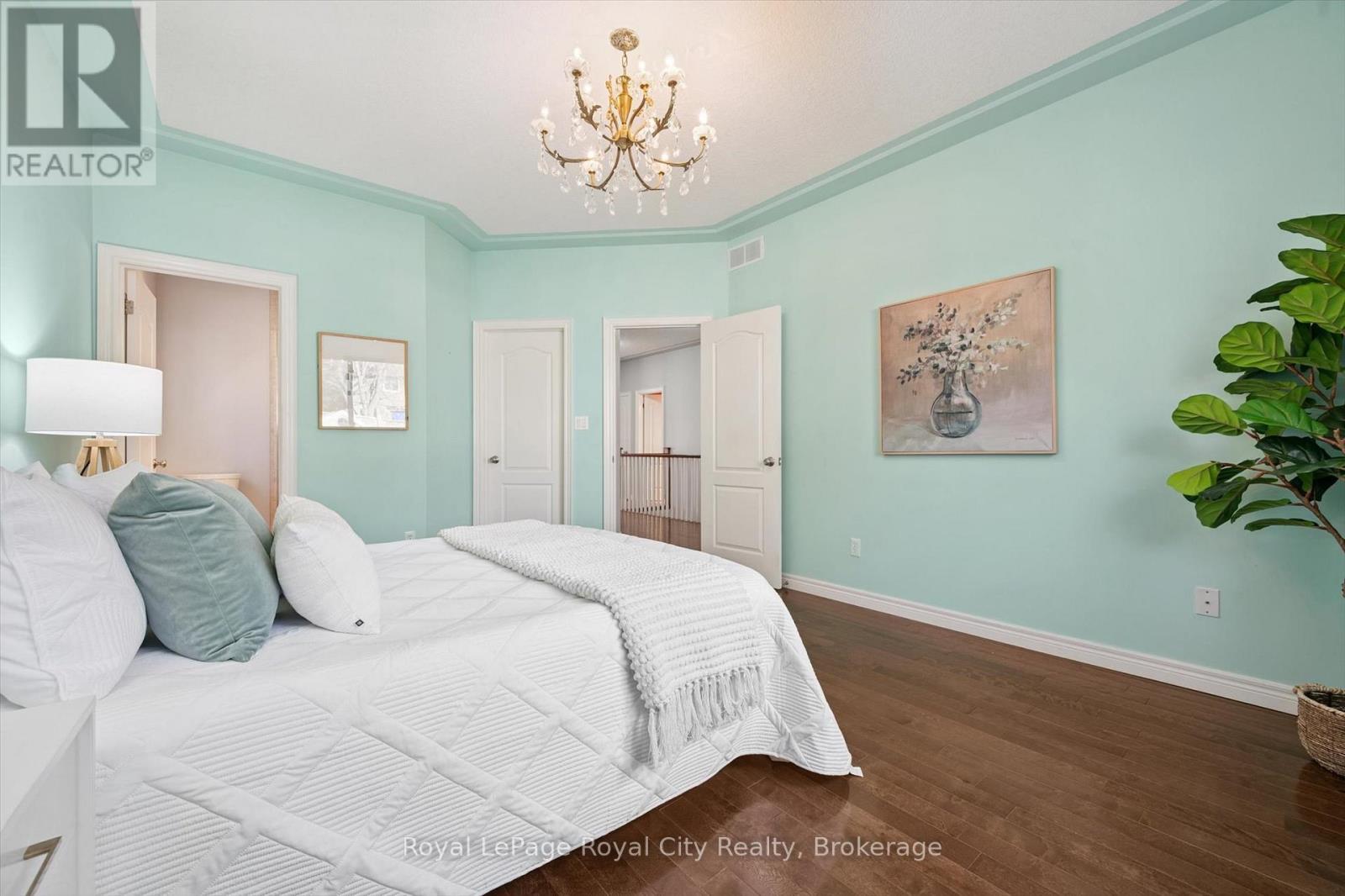 












60A EASTVIEW ROAD

,
Guelph (Grange Road),




Ontario
N1E1Z6

