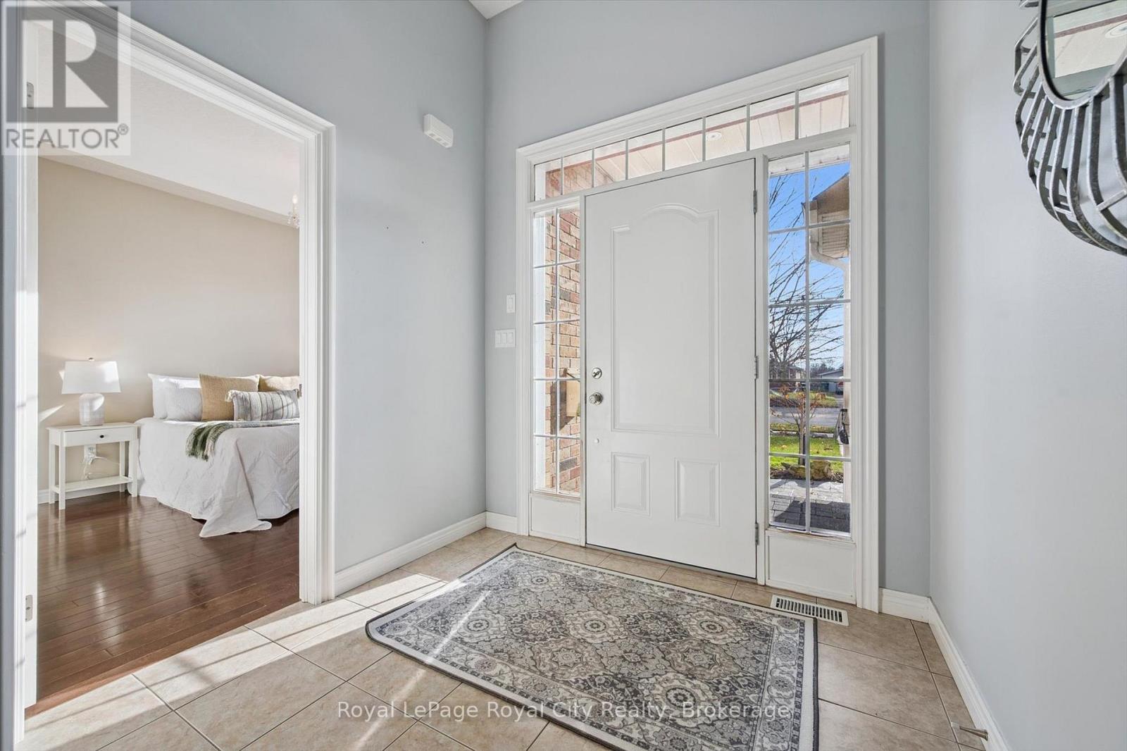 












60A EASTVIEW ROAD

,
Guelph (Grange Road),




Ontario
N1E1Z6

