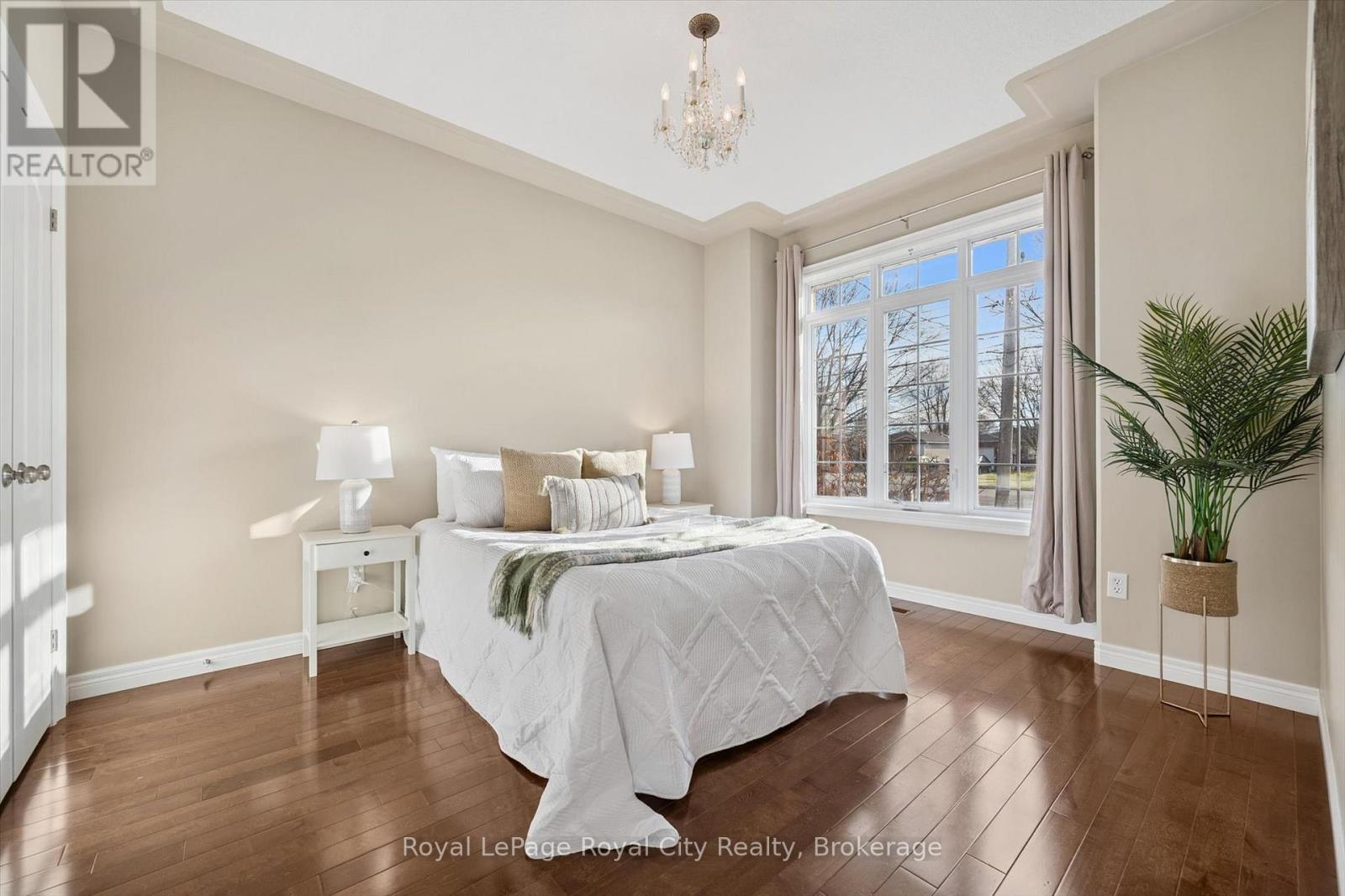 












60A EASTVIEW ROAD

,
Guelph (Grange Road),




Ontario
N1E1Z6

