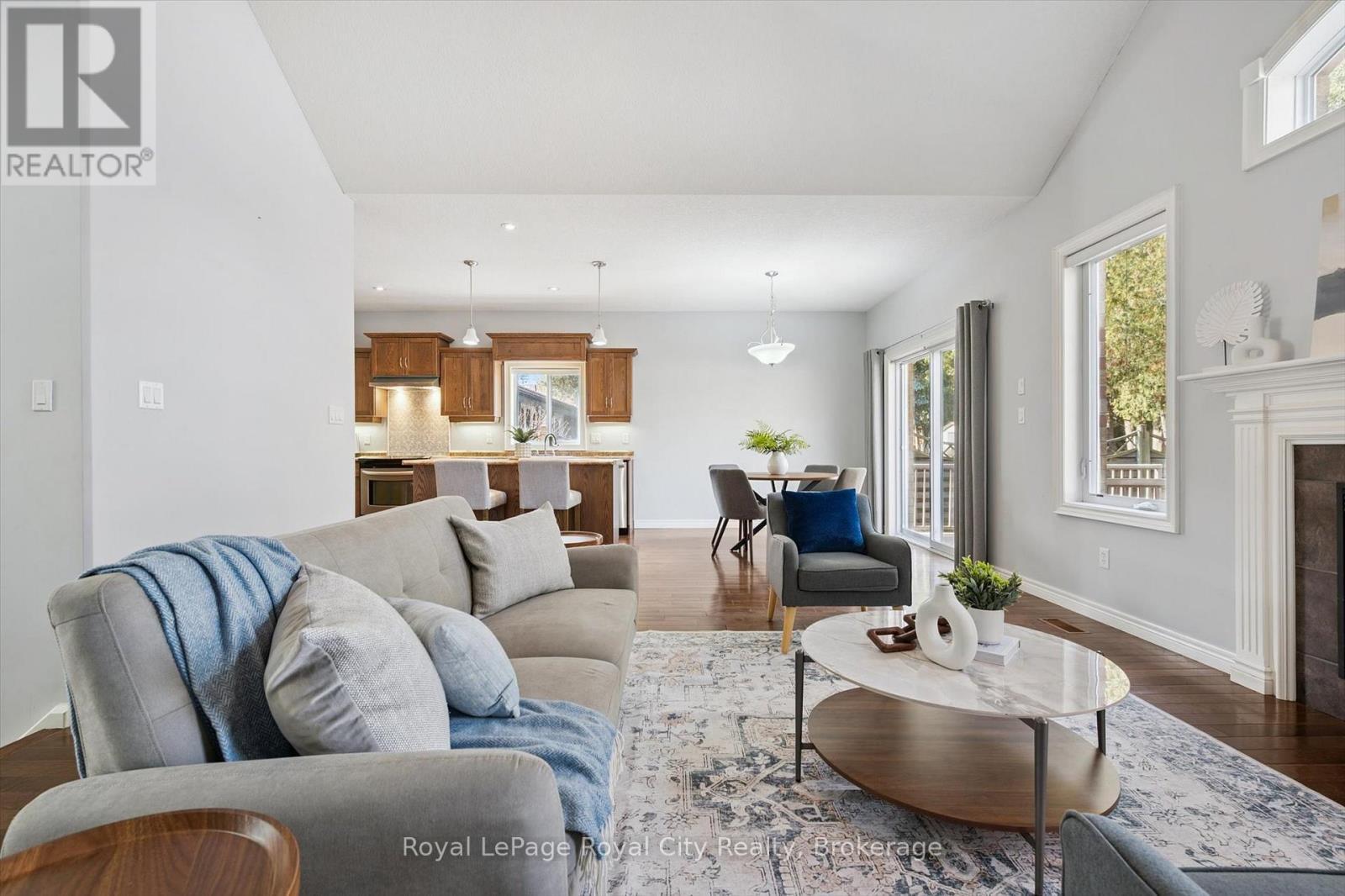 












60A EASTVIEW ROAD

,
Guelph (Grange Road),




Ontario
N1E1Z6

