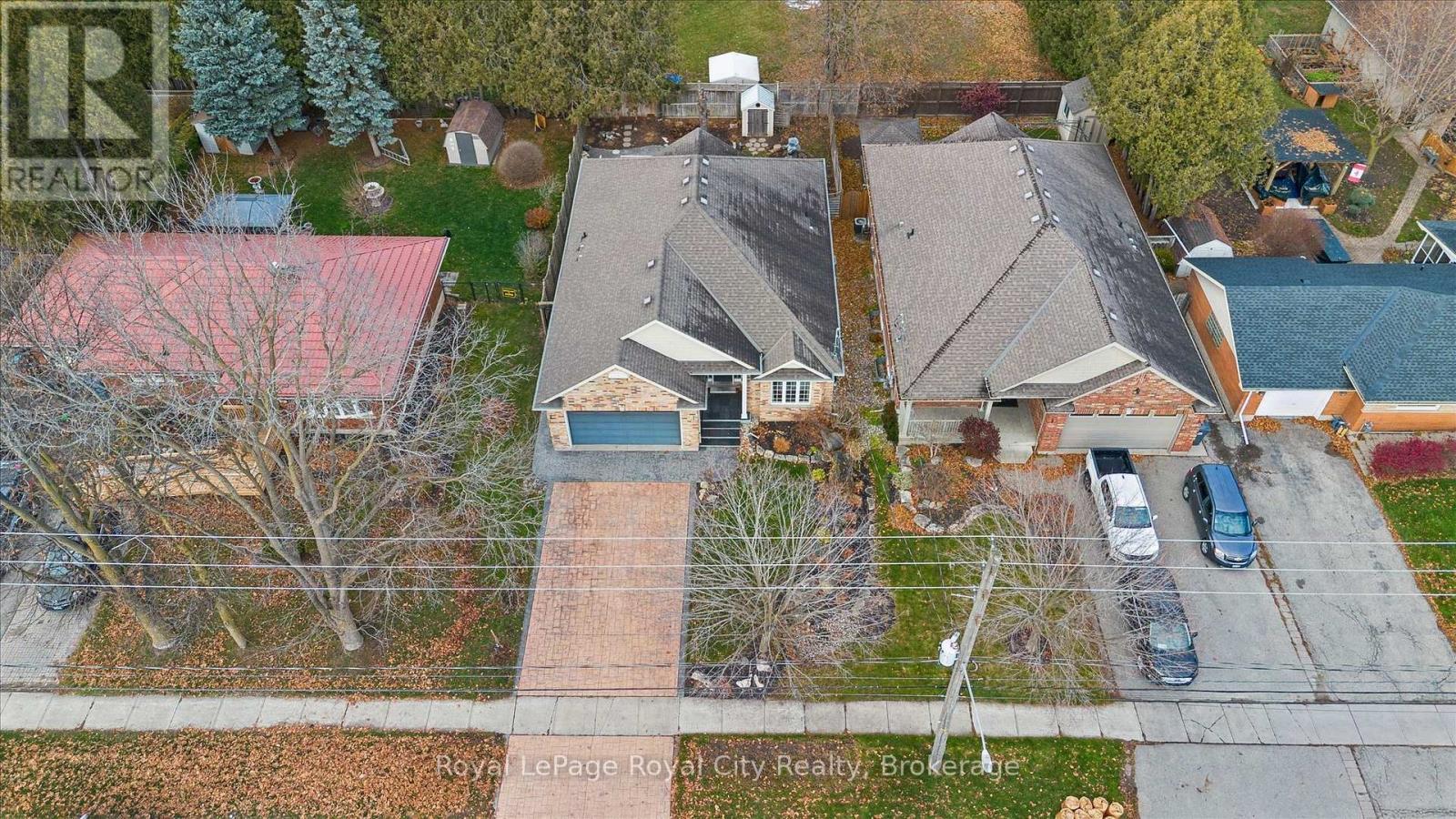 












60A EASTVIEW ROAD

,
Guelph (Grange Road),




Ontario
N1E1Z6

