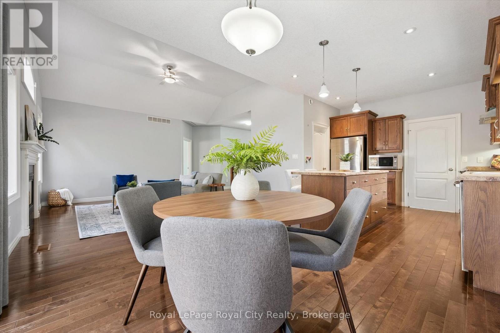 












60A EASTVIEW ROAD

,
Guelph (Grange Road),




Ontario
N1E1Z6


