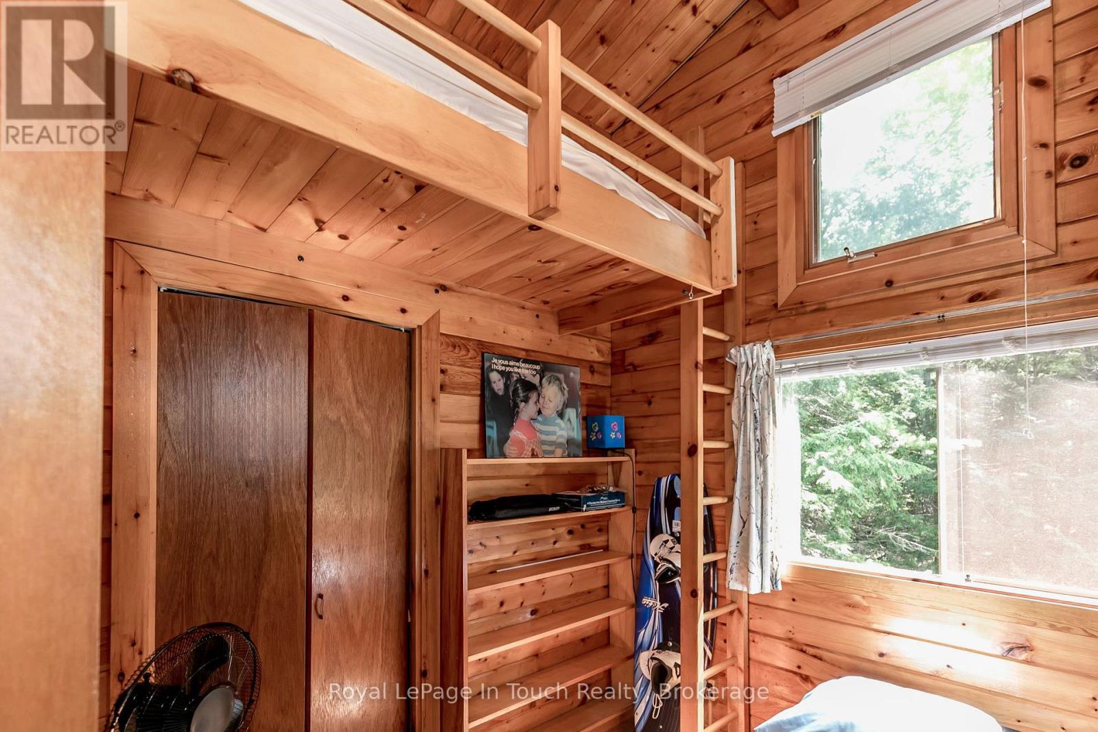 












B207-7 WAHSOUNE ISLAND

,
The Archipelago (Archipelago South),




Ontario
P2A0B7


