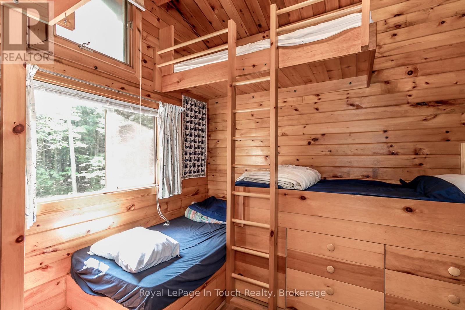 












B207-7 WAHSOUNE ISLAND

,
The Archipelago (Archipelago South),




Ontario
P2A0B7

