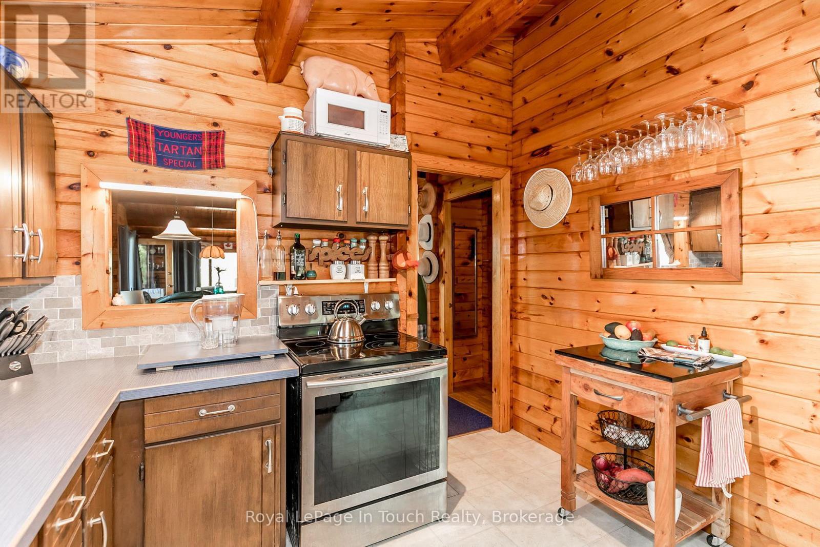 












B207-7 WAHSOUNE ISLAND

,
The Archipelago (Archipelago South),




Ontario
P2A0B7

