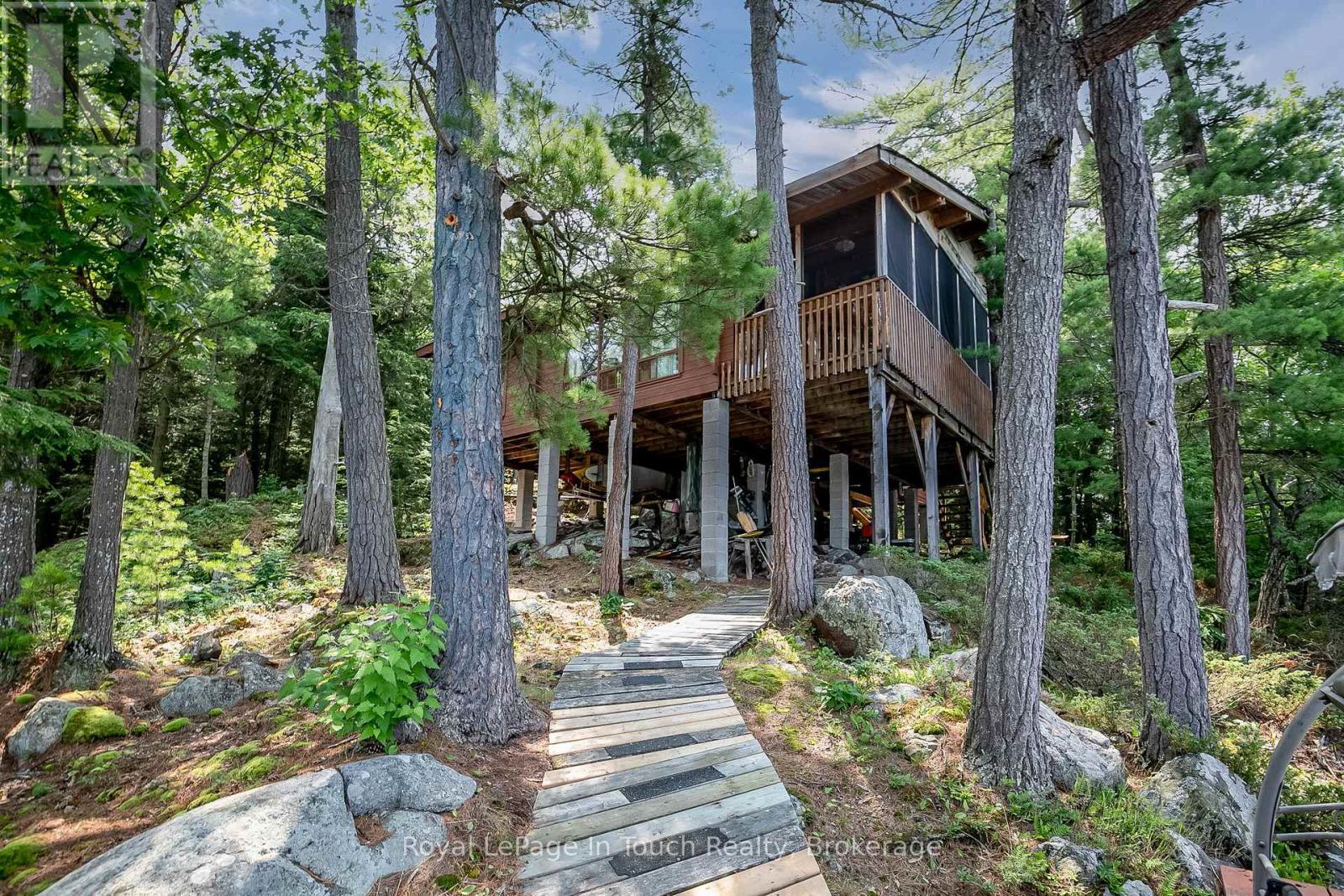 












B207-7 WAHSOUNE ISLAND

,
The Archipelago (Archipelago South),




Ontario
P2A0B7

