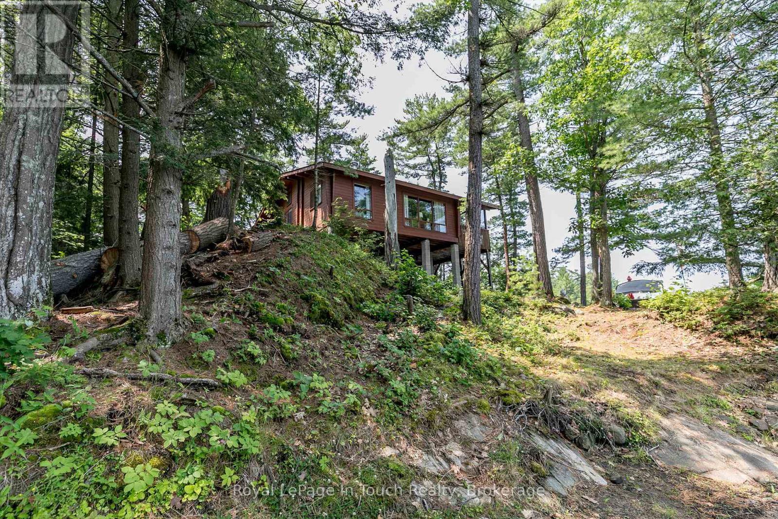 












B207-7 WAHSOUNE ISLAND

,
The Archipelago (Archipelago South),




Ontario
P2A0B7

