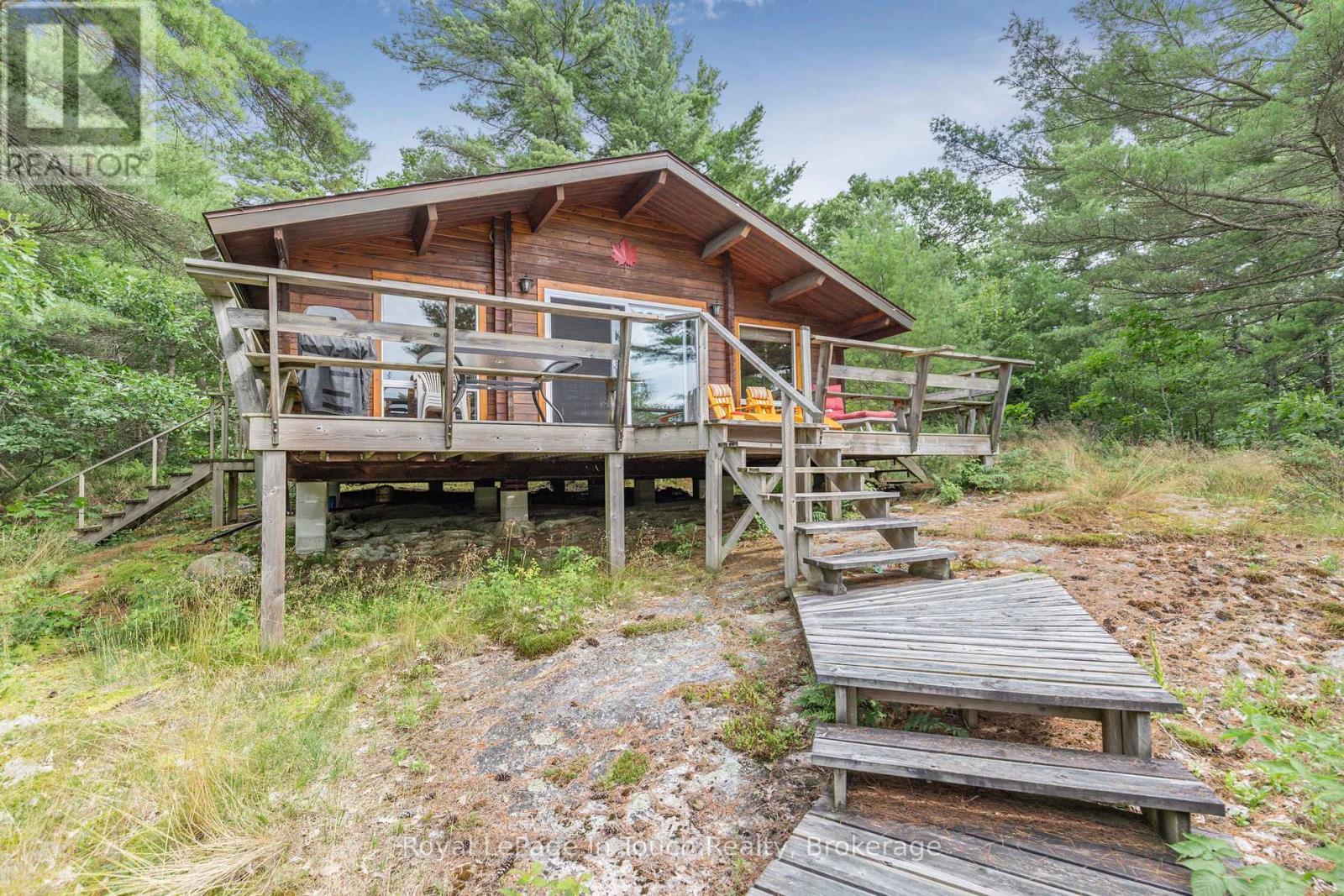 












B207-10 WAHSOUNE ISLAND

,
The Archipelago (Archipelago South),




Ontario
P2A1T4


