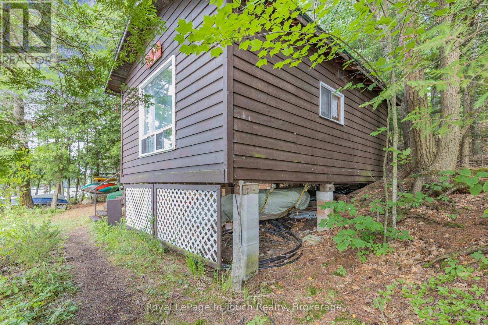 












B207-10 WAHSOUNE ISLAND

,
The Archipelago (Archipelago South),




Ontario
P2A1T4

