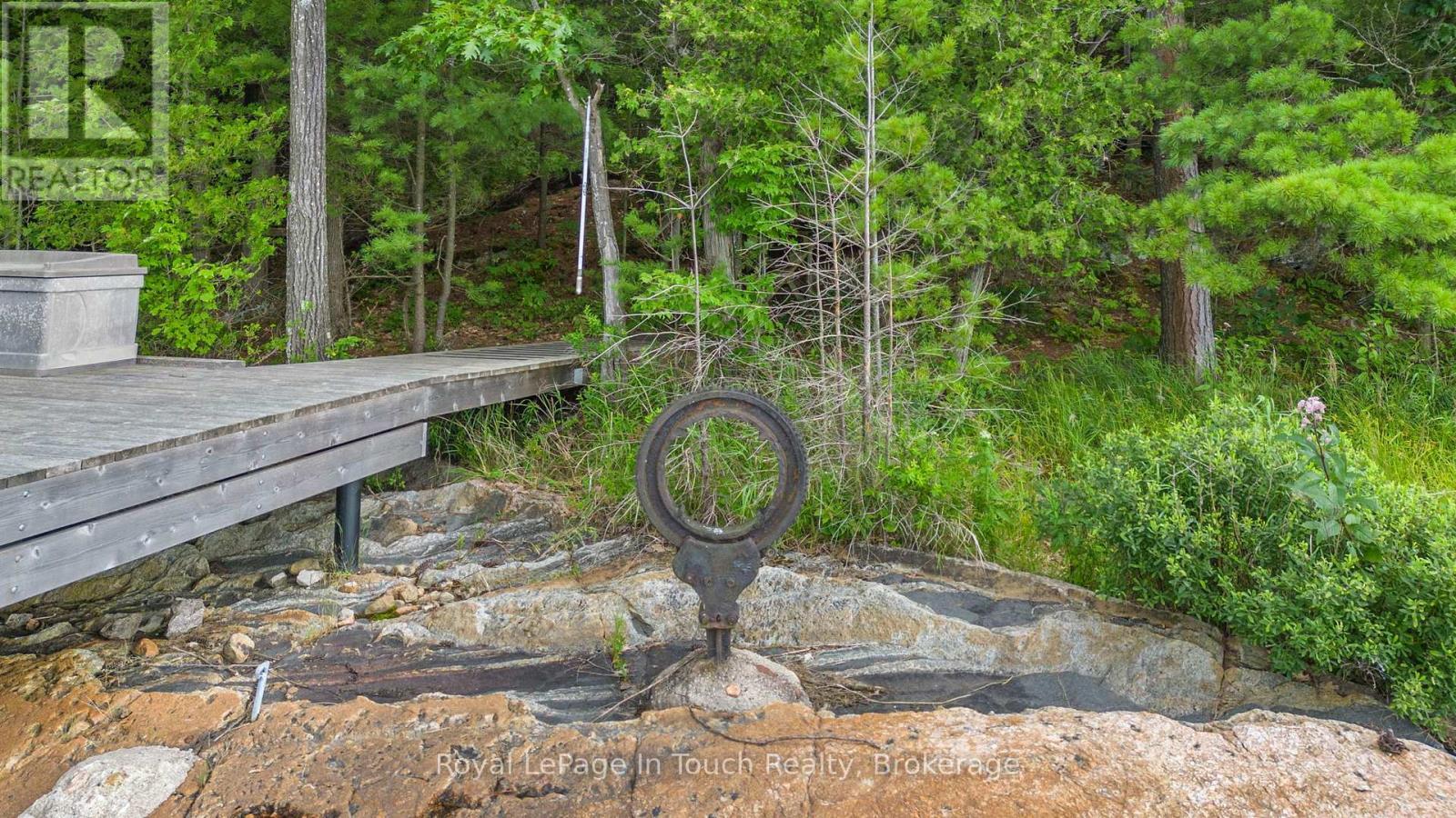 












B207-10 WAHSOUNE ISLAND

,
The Archipelago (Archipelago South),




Ontario
P2A1T4

