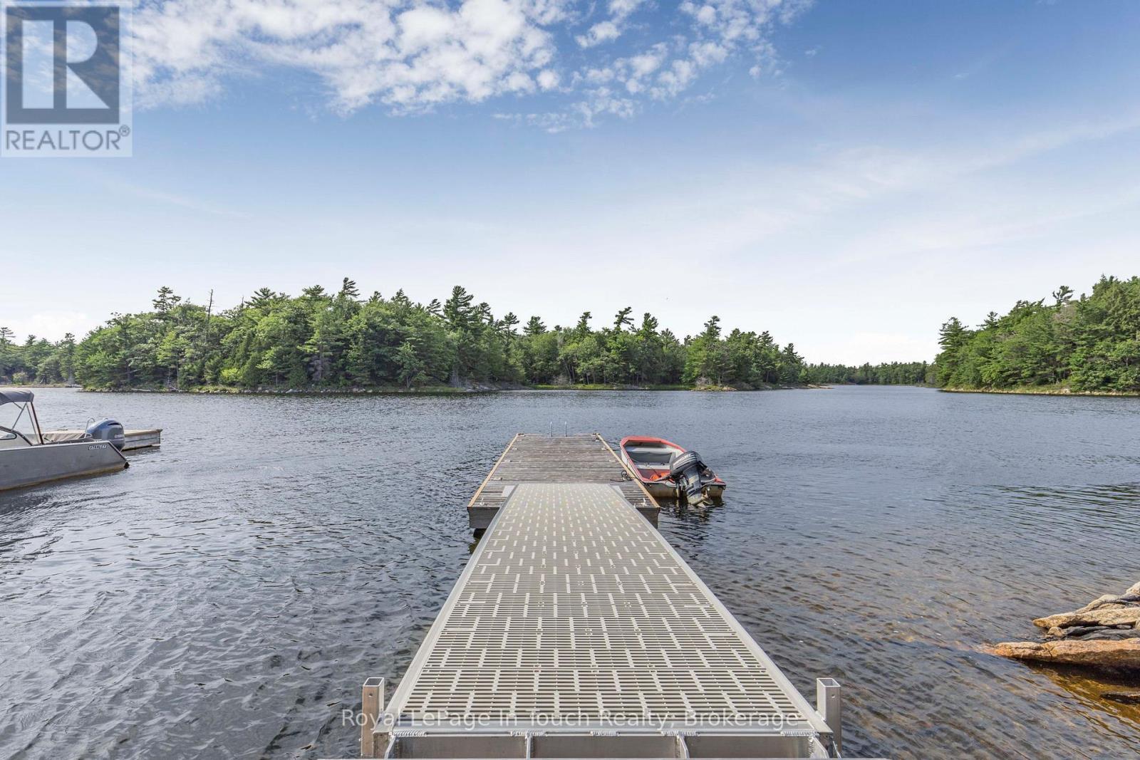 












B207-10 WAHSOUNE ISLAND

,
The Archipelago (Archipelago South),




Ontario
P2A1T4

