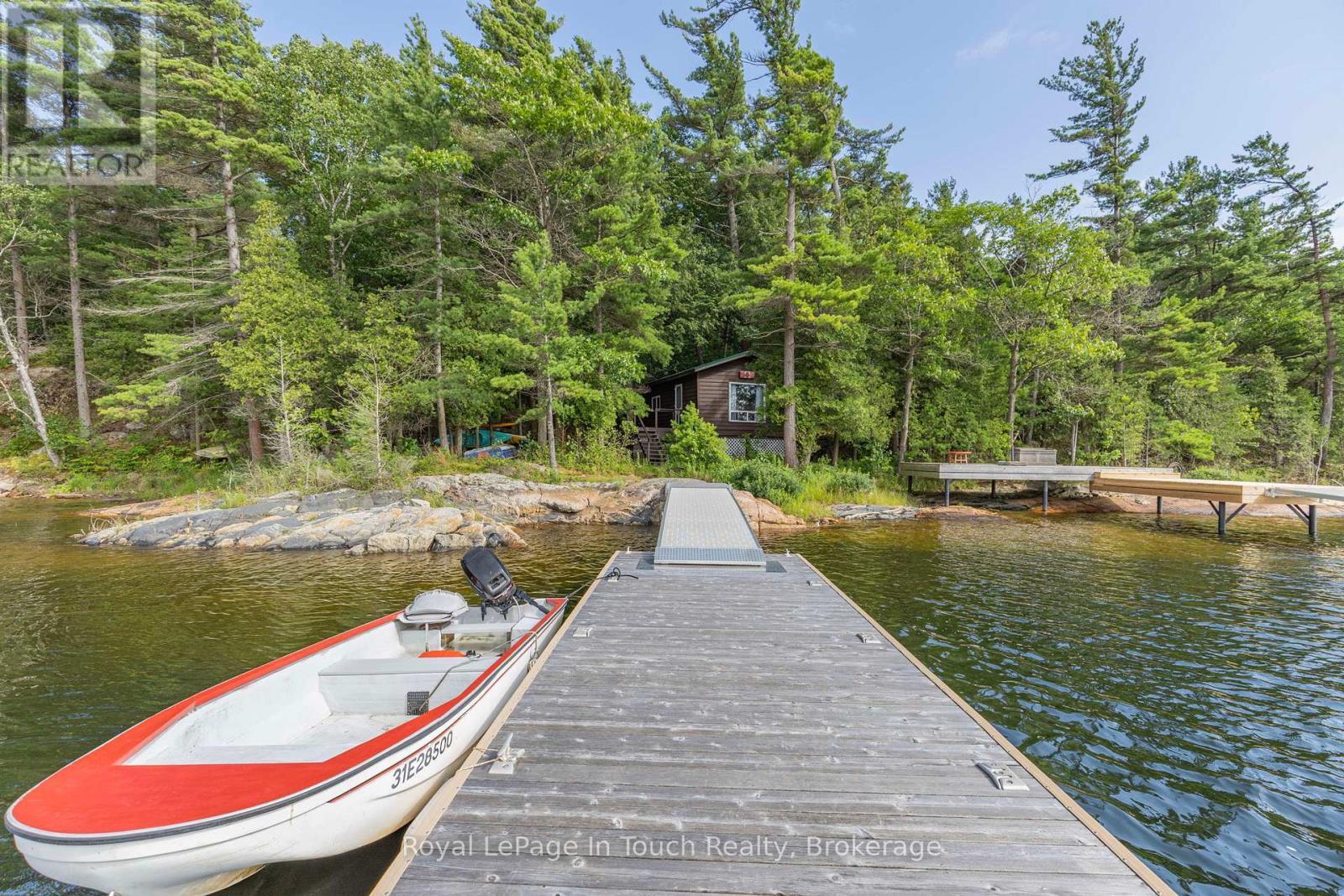 












B207-10 WAHSOUNE ISLAND

,
The Archipelago (Archipelago South),




Ontario
P2A1T4

