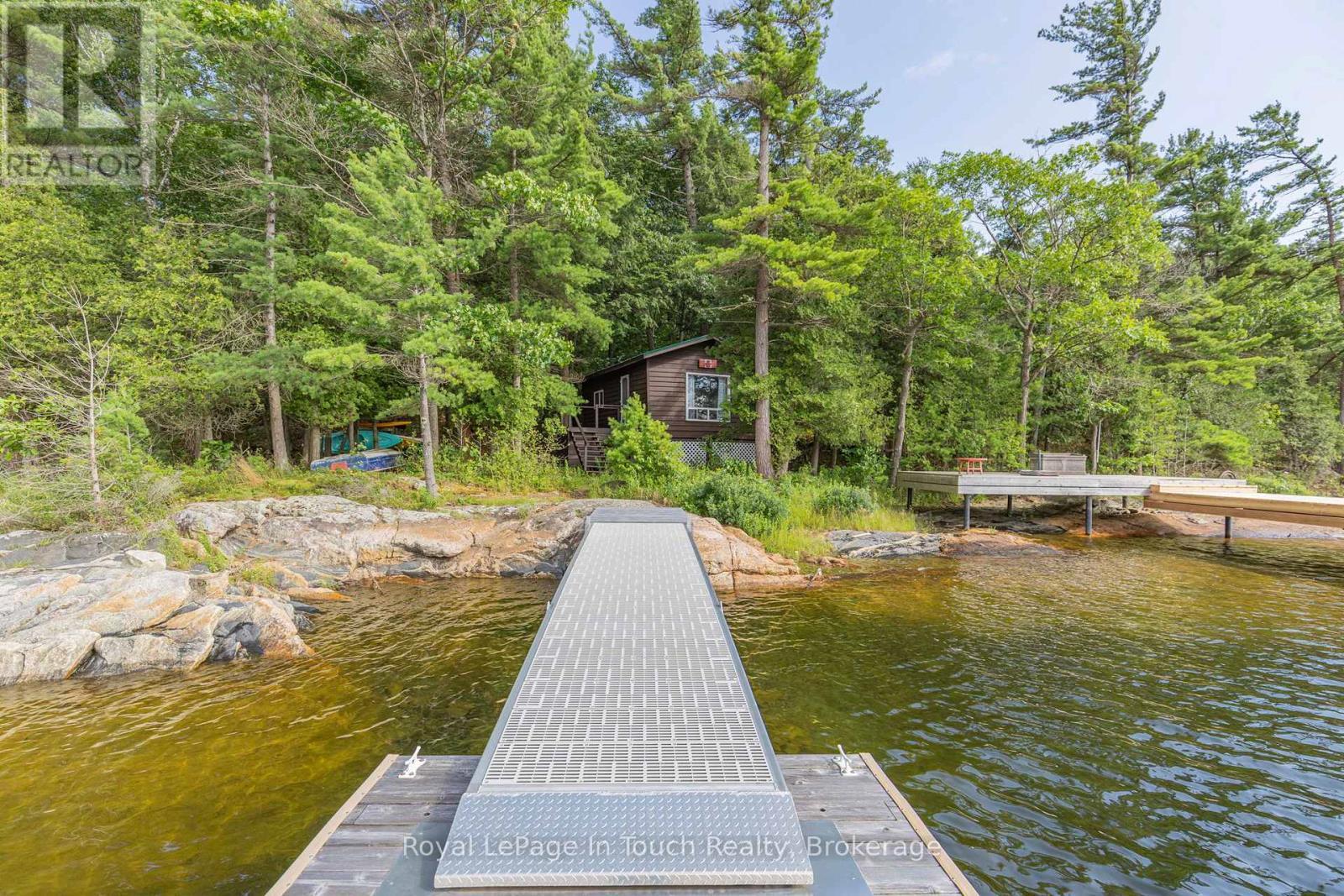 












B207-10 WAHSOUNE ISLAND

,
The Archipelago (Archipelago South),




Ontario
P2A1T4


