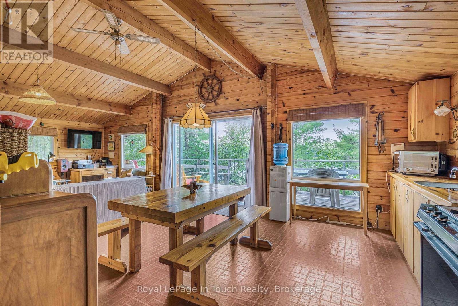 












B207-10 WAHSOUNE ISLAND

,
The Archipelago (Archipelago South),




Ontario
P2A1T4

