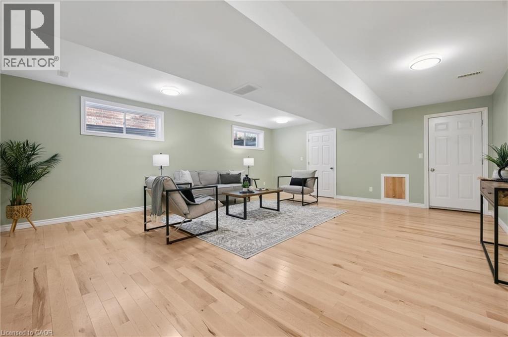 












60A EASTVIEW Road

,
Guelph,




Ontario
N1E1Z6

