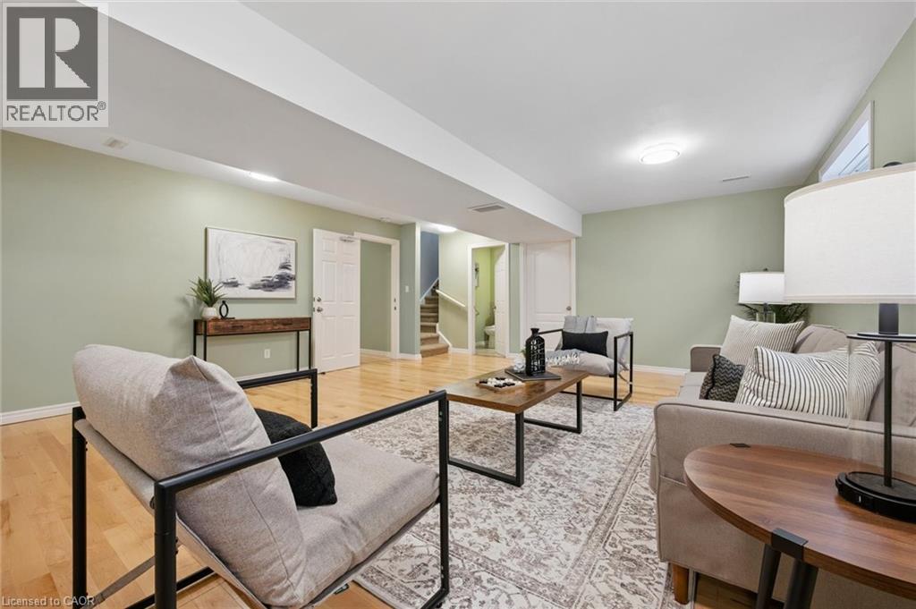












60A EASTVIEW Road

,
Guelph,




Ontario
N1E1Z6


