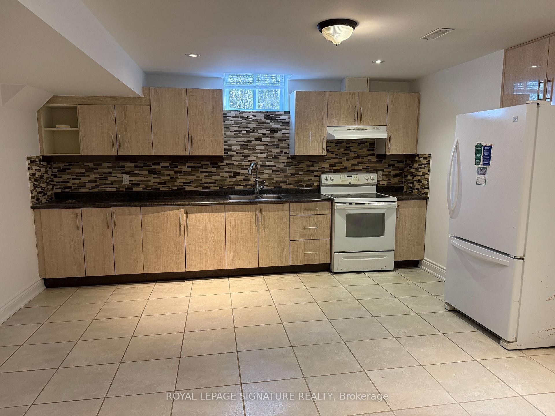 









218


Via Campanile

Road, Basement,
Vaughan,




ON
L4H 3J8

