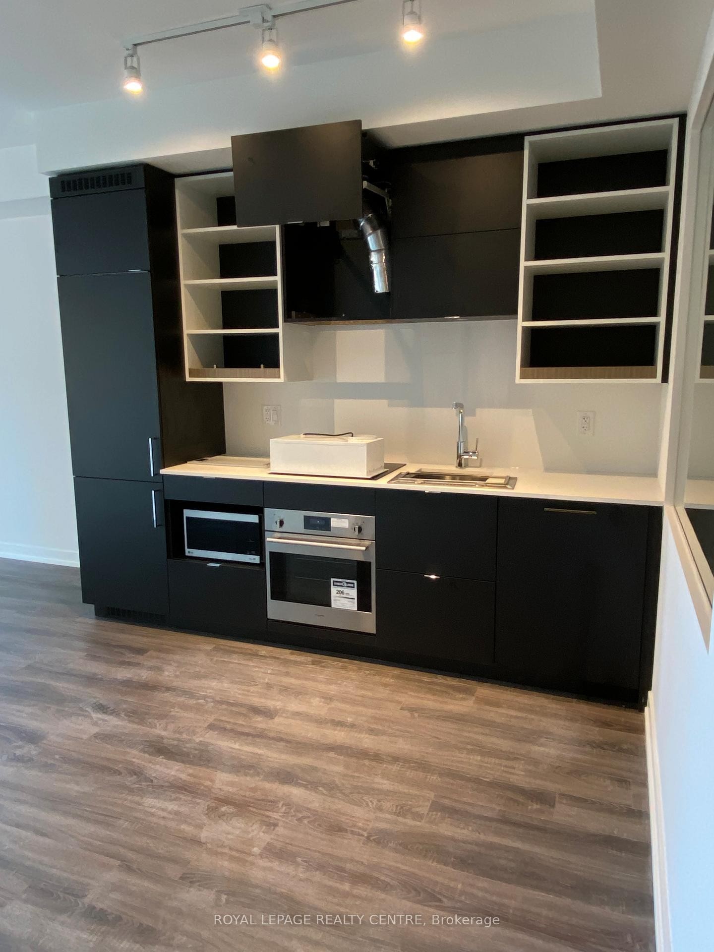 









20


Edward

Street, 1114,
Toronto,




ON
M5G 0C5

