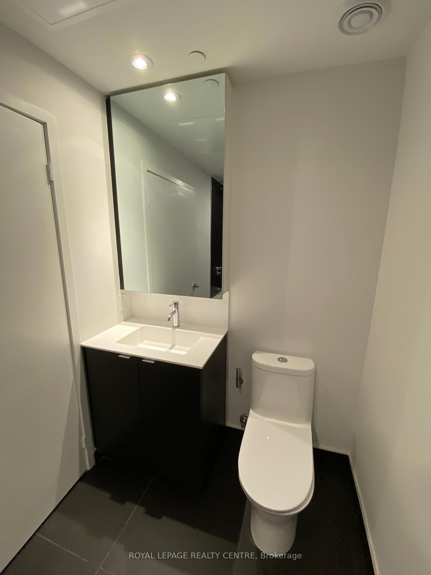 









20


Edward

Street, 1114,
Toronto,




ON
M5G 0C5

