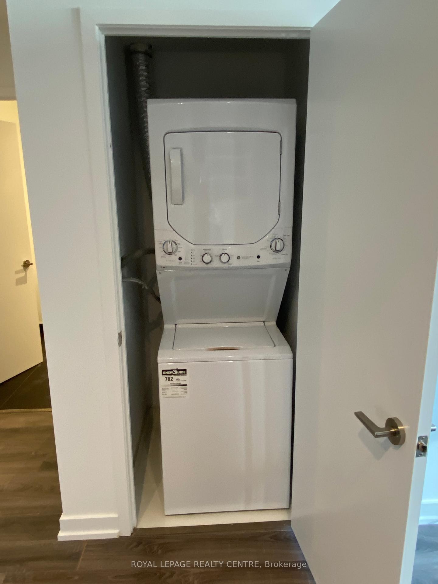 









20


Edward

Street, 1114,
Toronto,




ON
M5G 0C5

