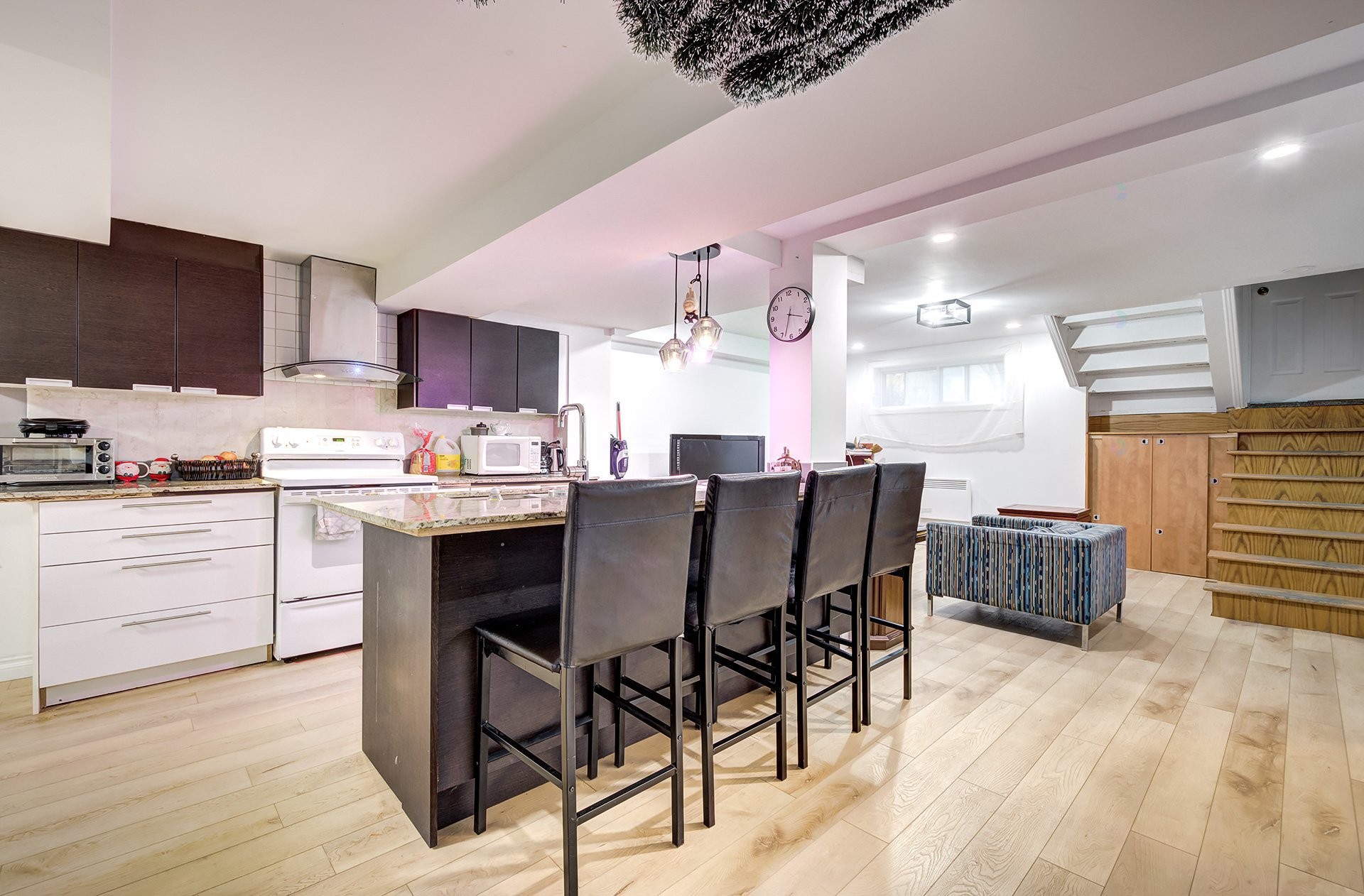 









7030

 - 7032


Rue Lacroix

,
Montréal (Le Sud-Ouest),




QC
H4E2V3

