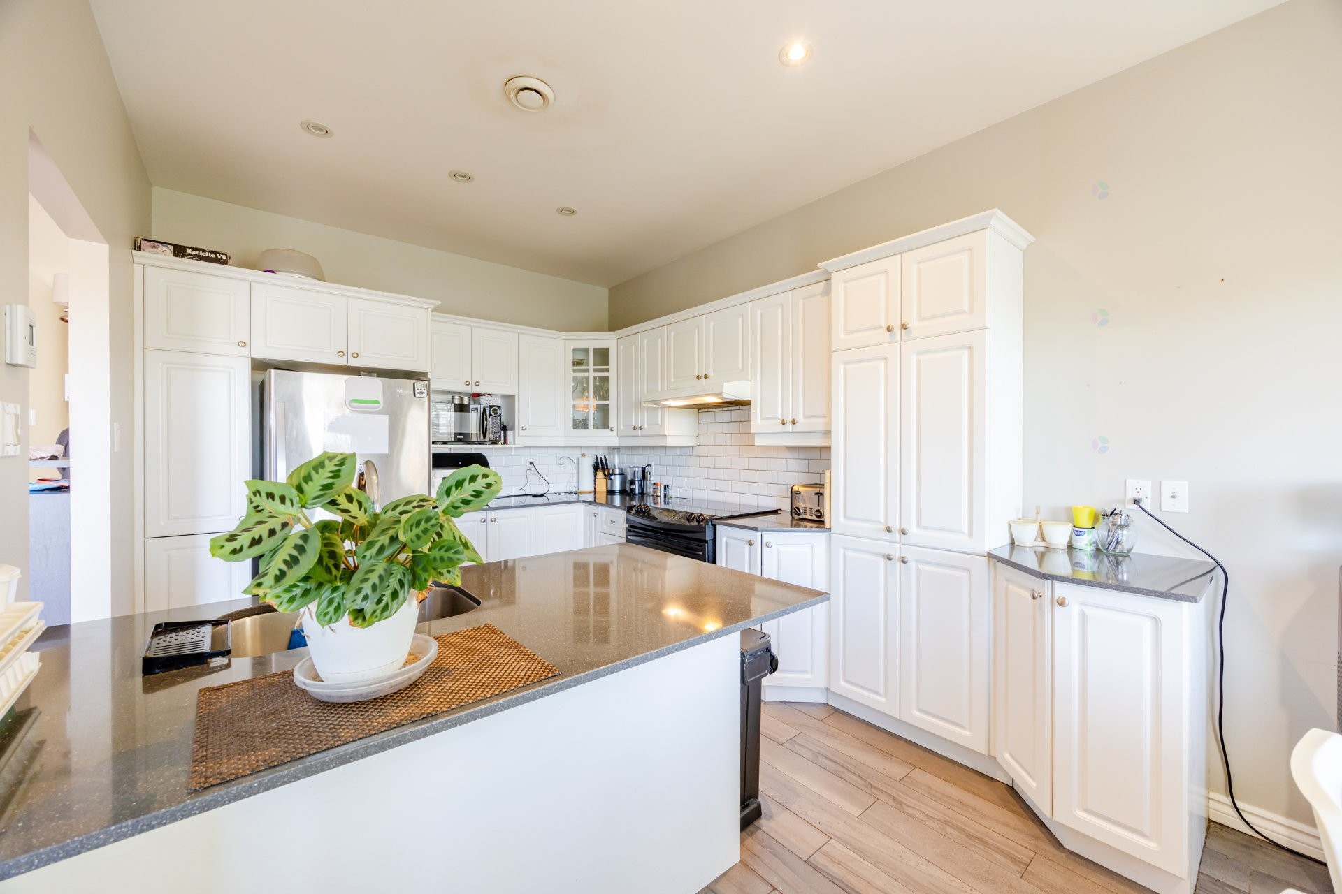 









55


Rue Picasso

,
La Prairie,




QC
J5R6M9

